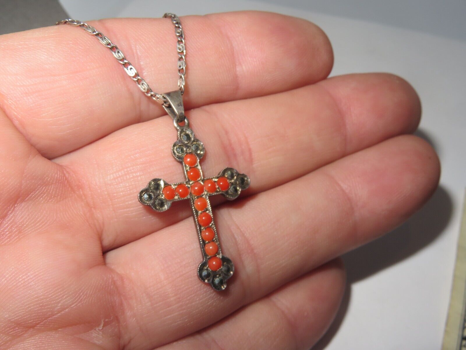 900 Silver Coral & Marcasite Cross Pendant & Sterling Silver Chain (4V)