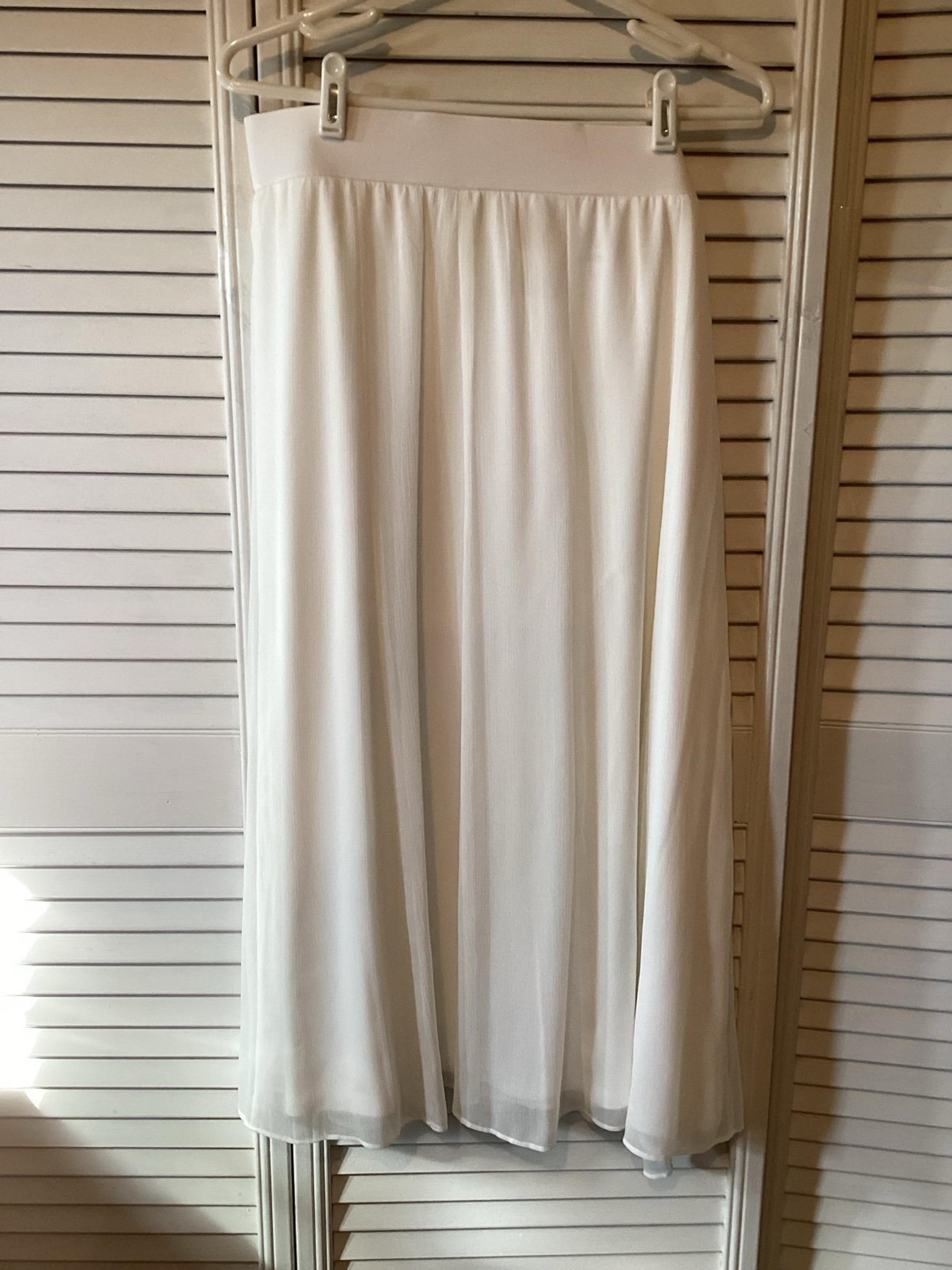 Ruby Rd. Ladies white chiffon maxi skirt, size XL
