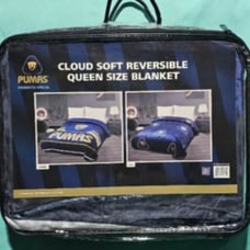 PUMAS REVERSIBLE QUEEN SIZE BLANKET