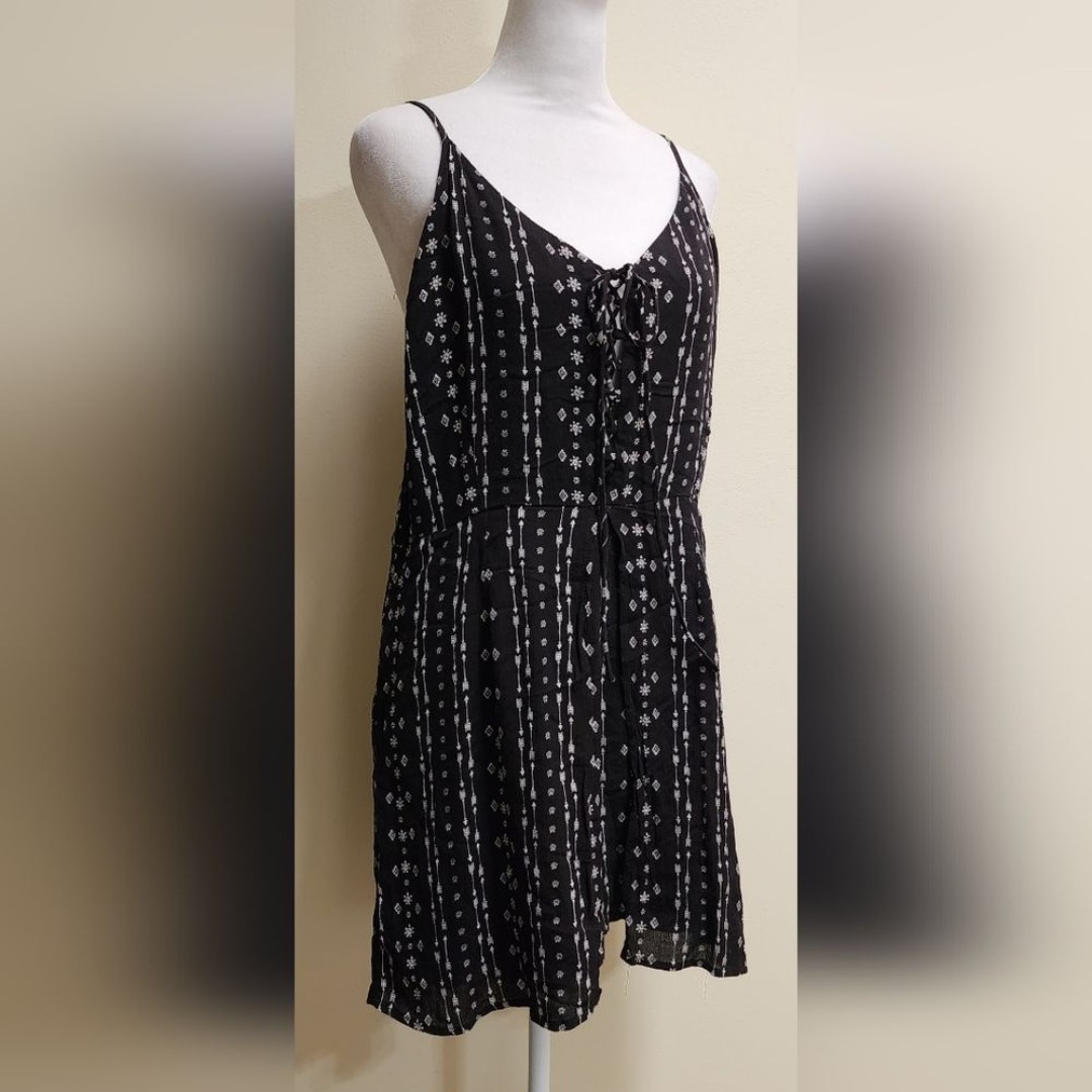 Hem & Thread Summer Romper Size L