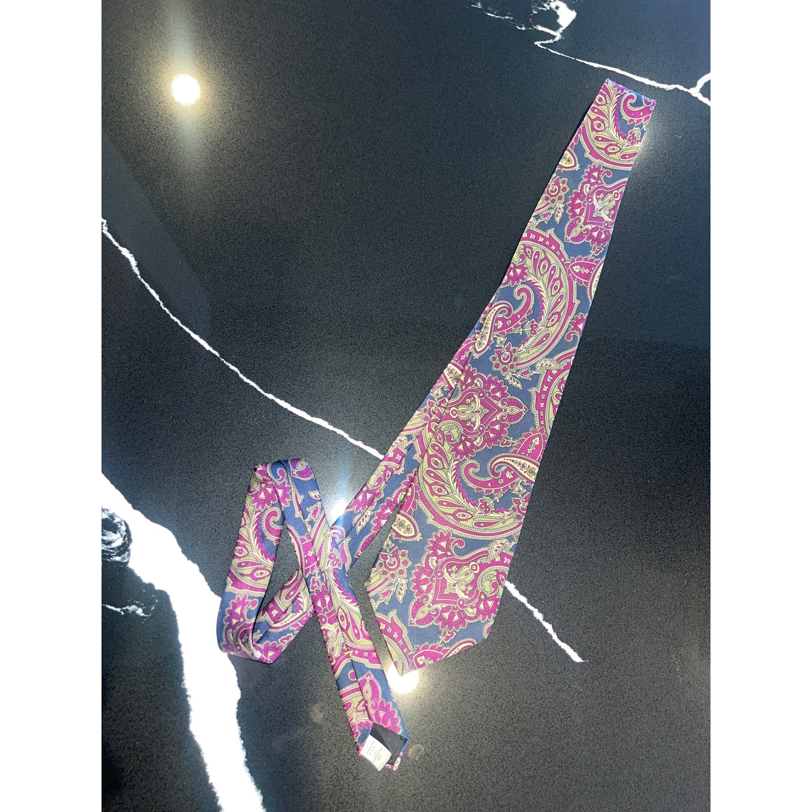 Vintage Oscar de la Renta 100% Silk Tie – Made in USA – Excellent Condition