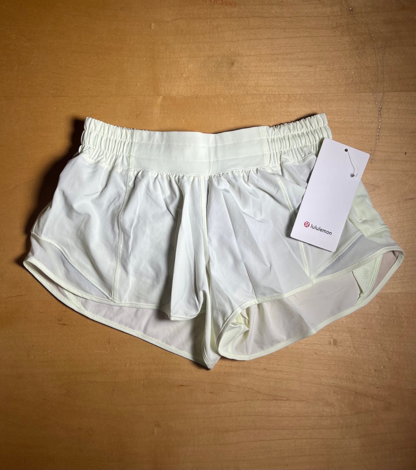 Lululemon Hotty Hot Low Rise Shorts 2.5” Lined Elixir Women’s Size 6