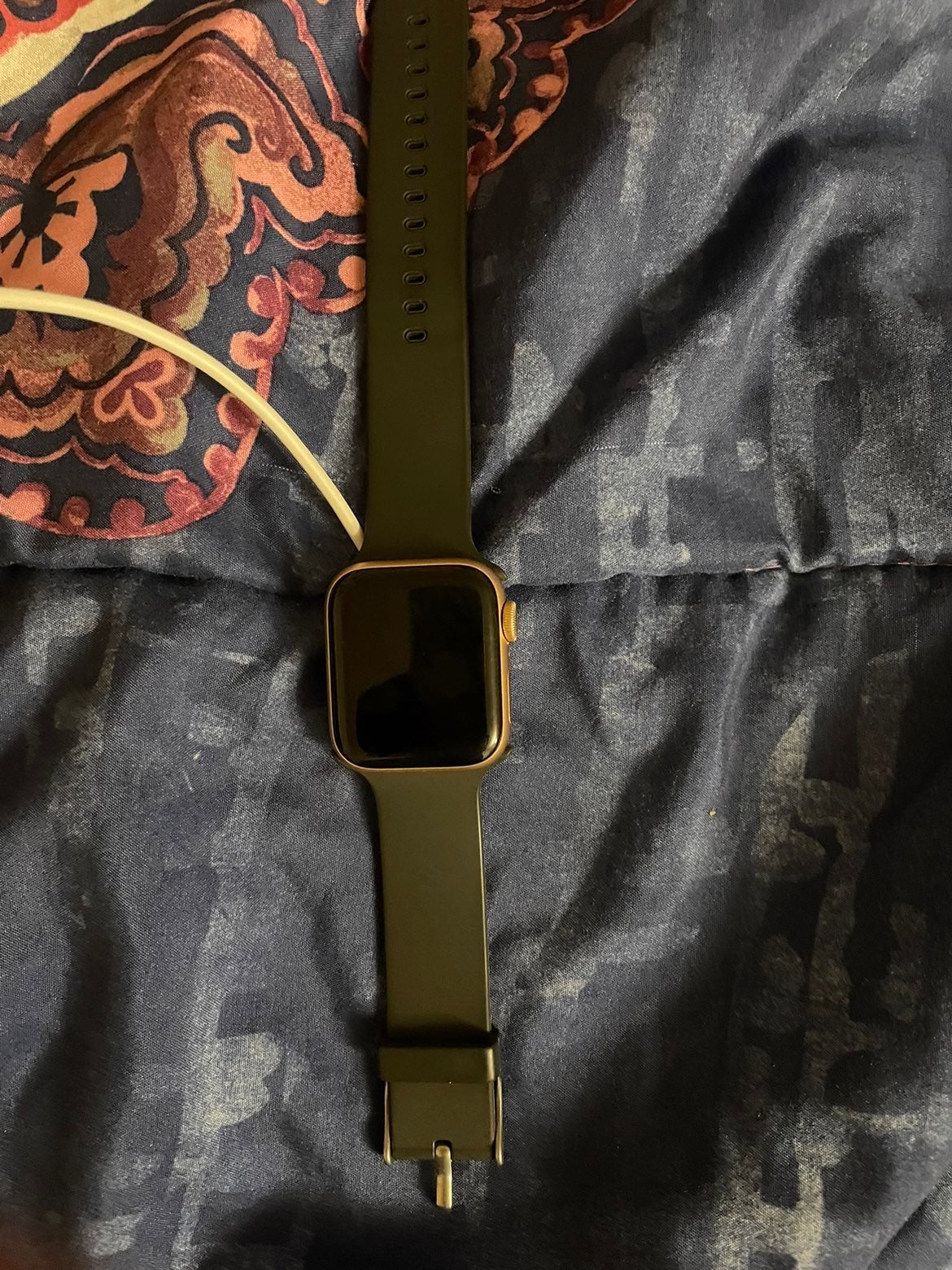 Apple Watch SE 40 mm Aluminum Gold