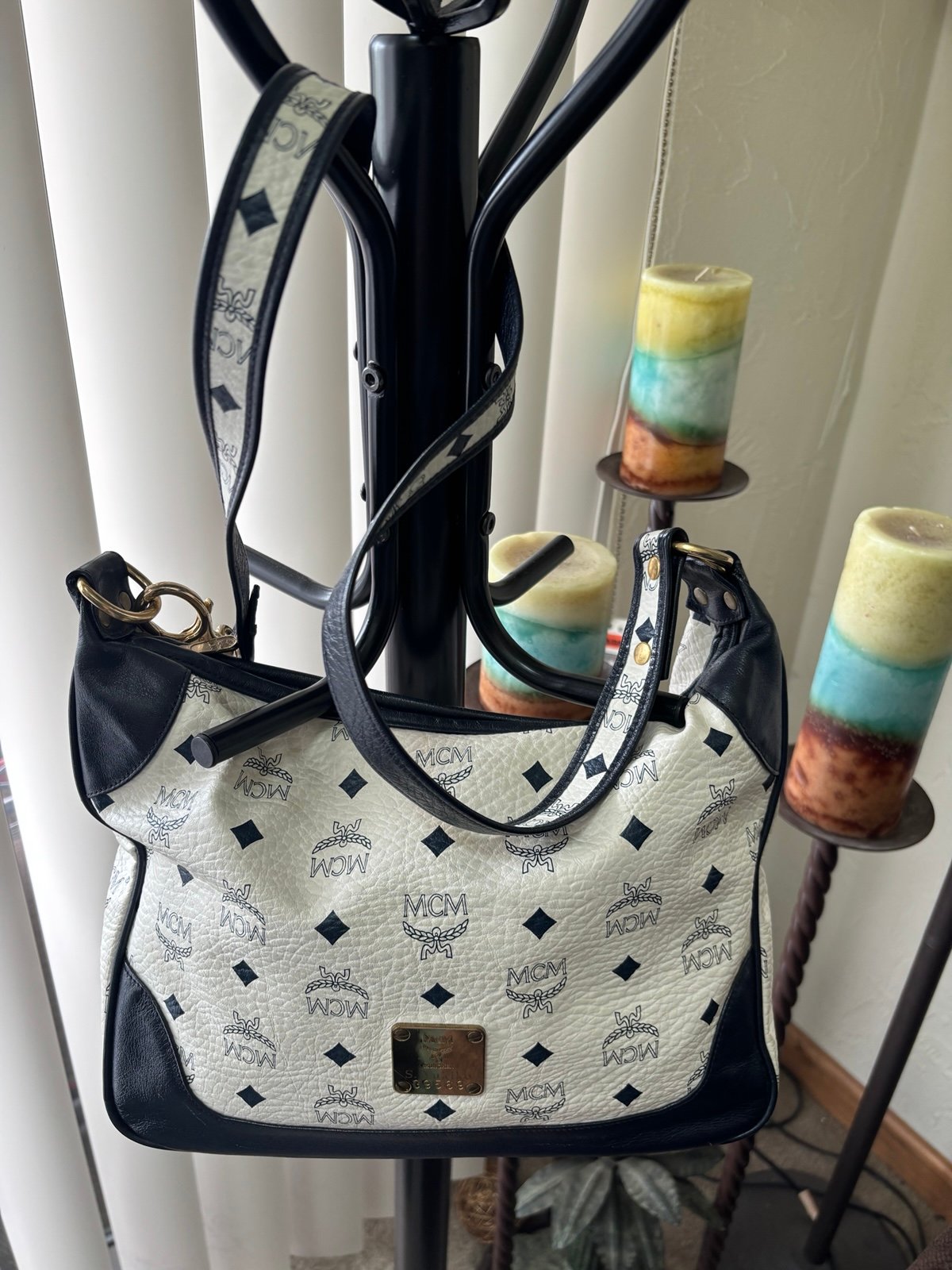 Beautiful MCM Visetos Leather White/Navy Blue Shoulder/Crossbody
