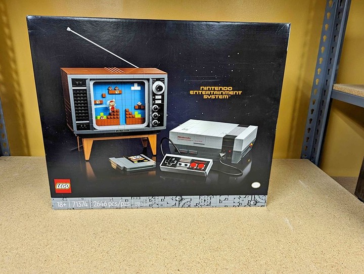 LEGO 71374 Super Mario Nintendo Entertainment System
