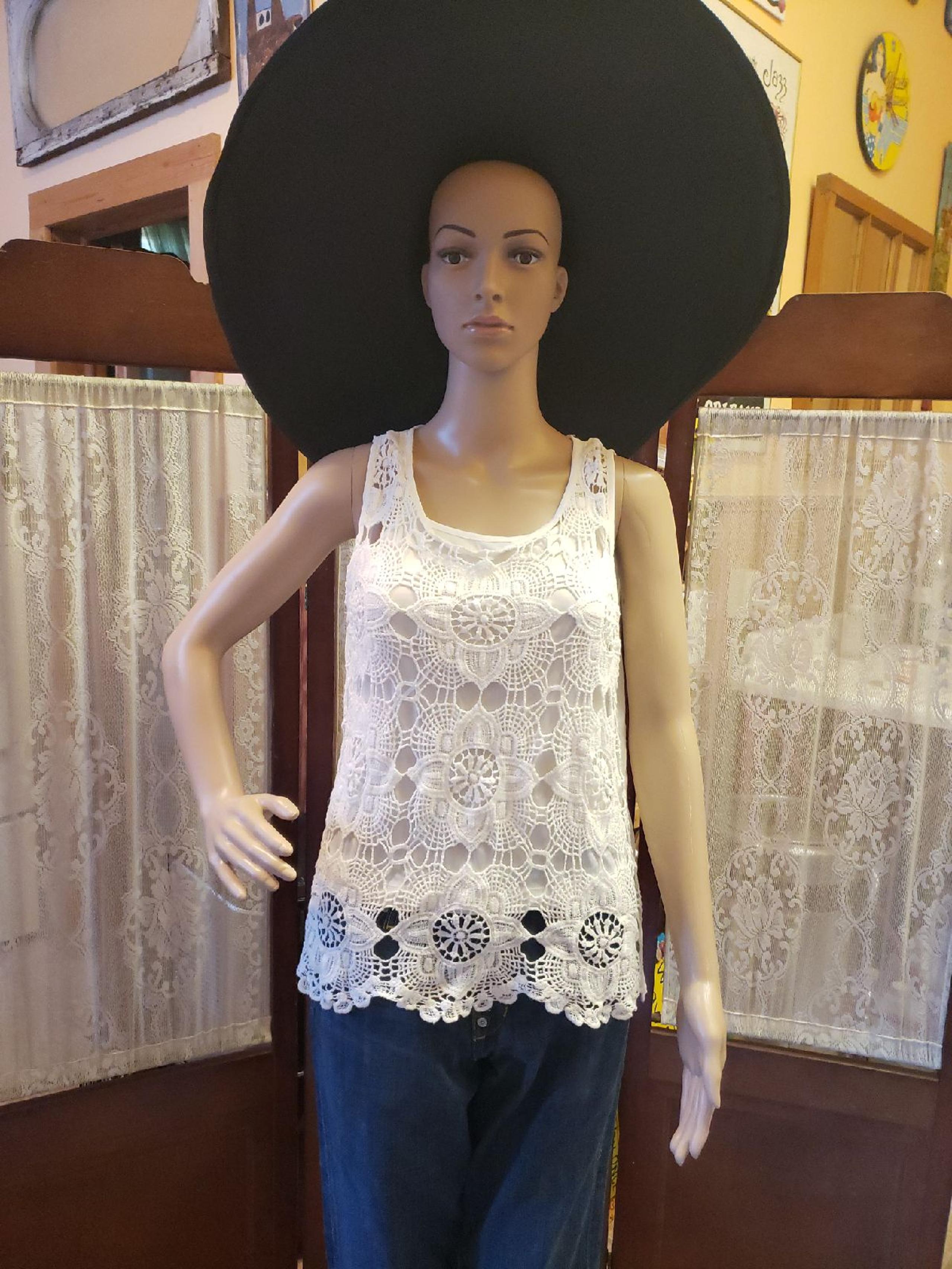 NWT Lace Sheer Tank Top Shirt