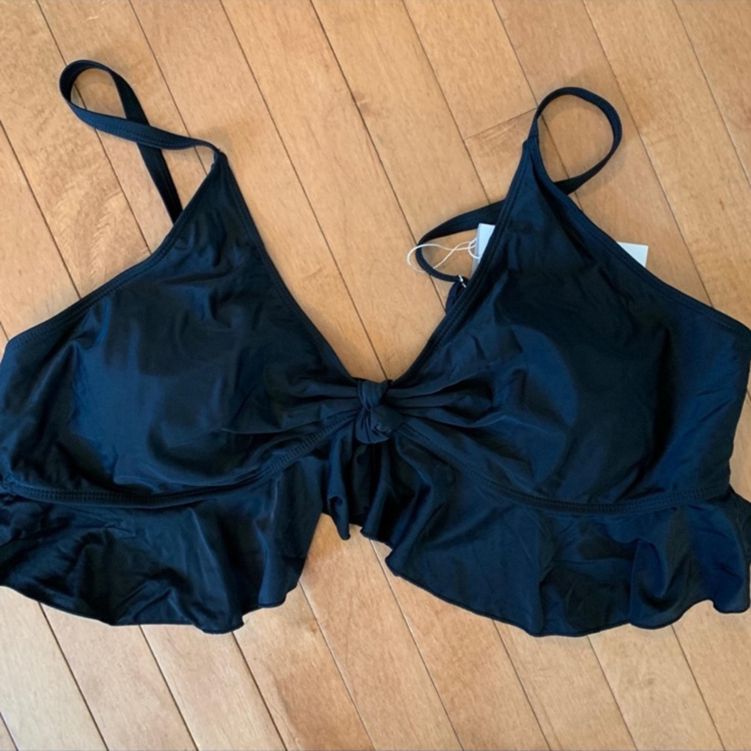 NWT ROSE GAL Size 22 Black Bikini Swimsuit Top with Ruffle