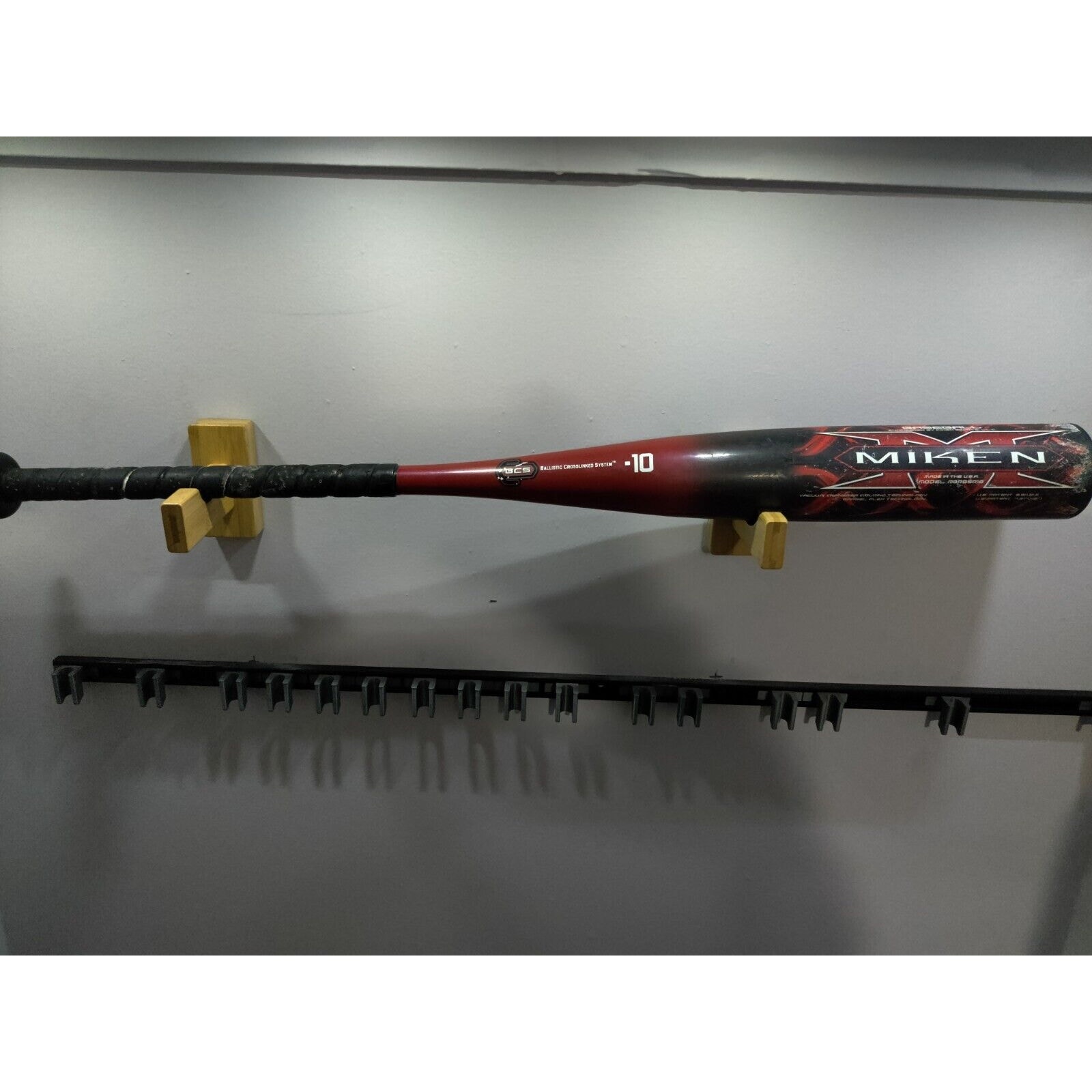 Miken Burn ESD 30/20 Baseball Bat Black/Red
