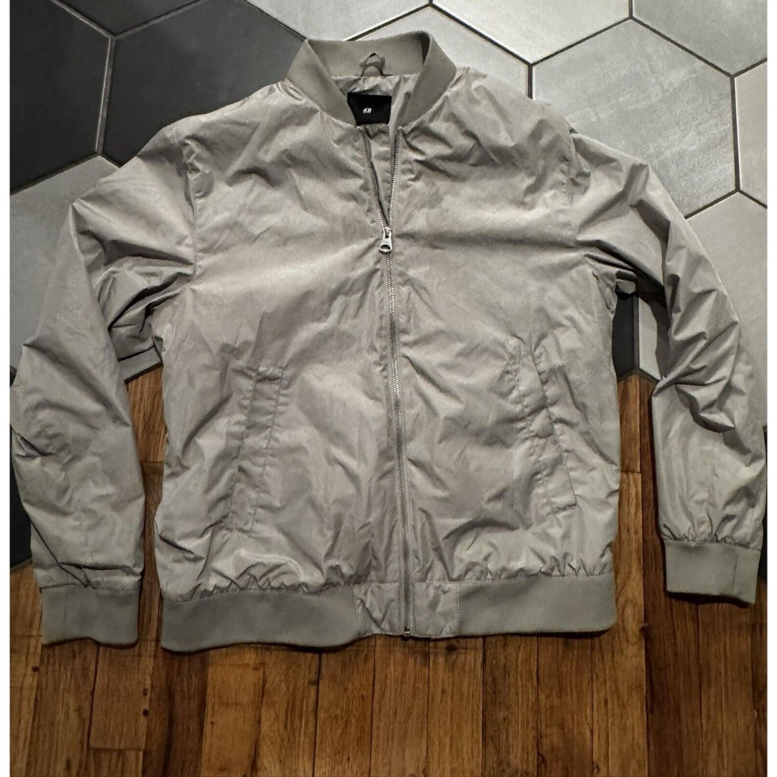 H&M Bomber Jacket Medium Tan Beige Zip Up Lightweight Pockets Men’s Unisex EUC