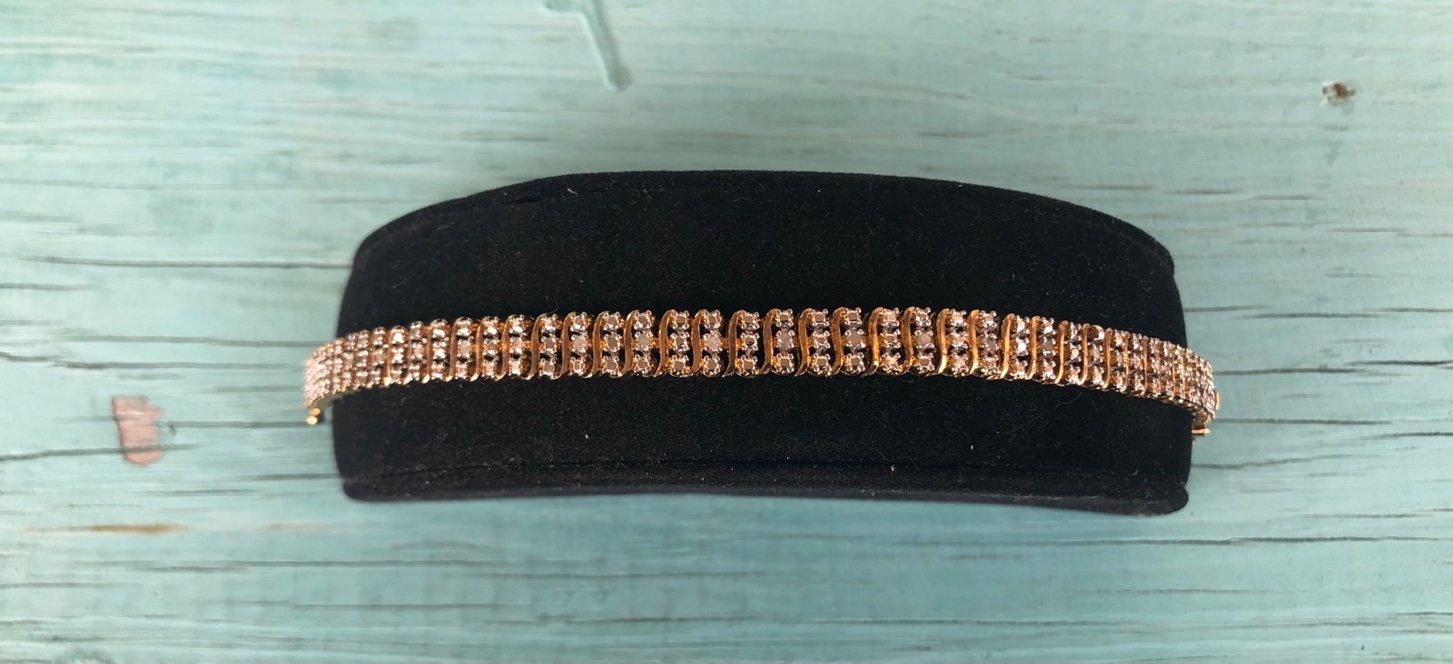Beautiful Sparkling Sterling Silver (925) With Gold Overlay-16 Small Diamonds 8”