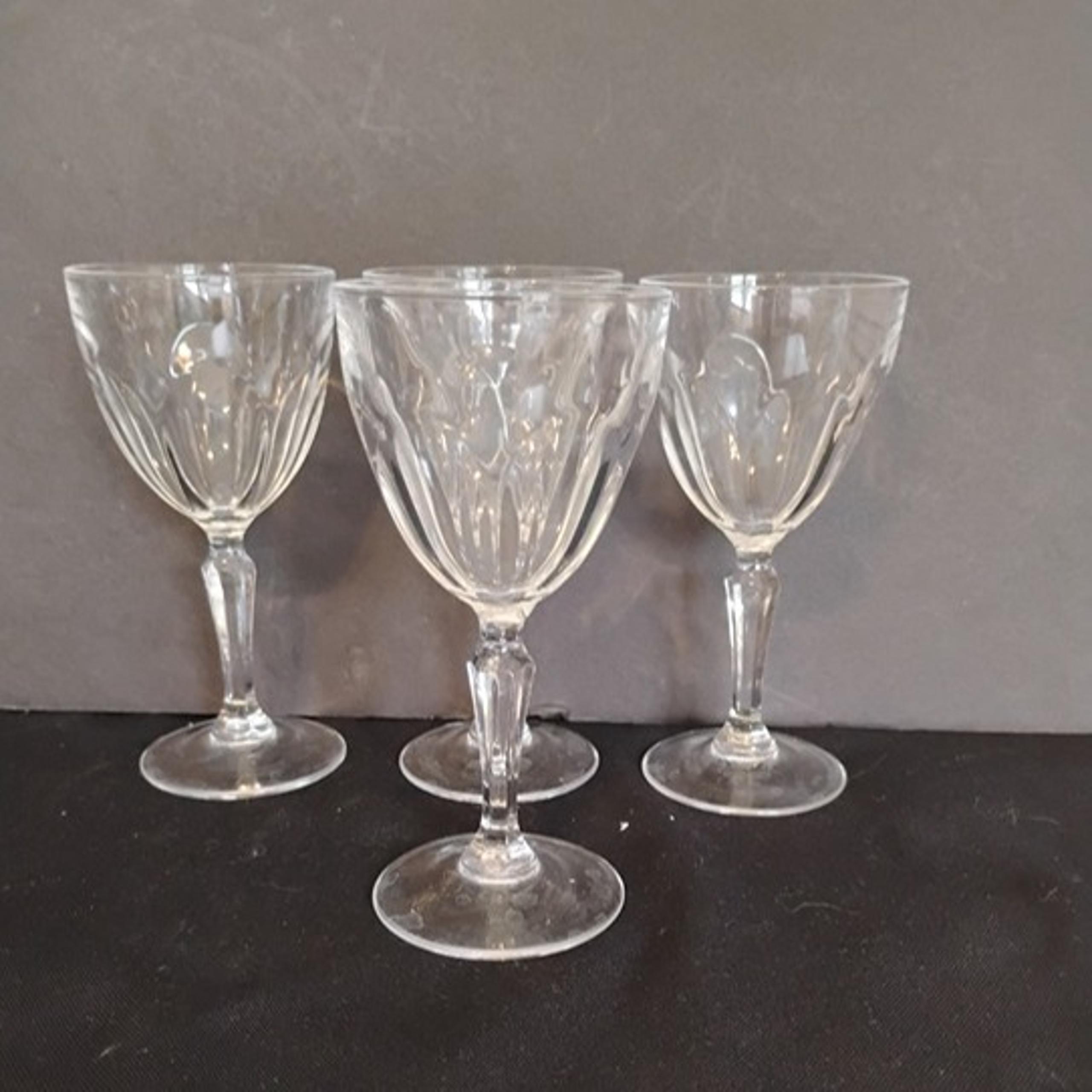 Cristal d'Arques Washington Pattern Wine Glasses. set of 4