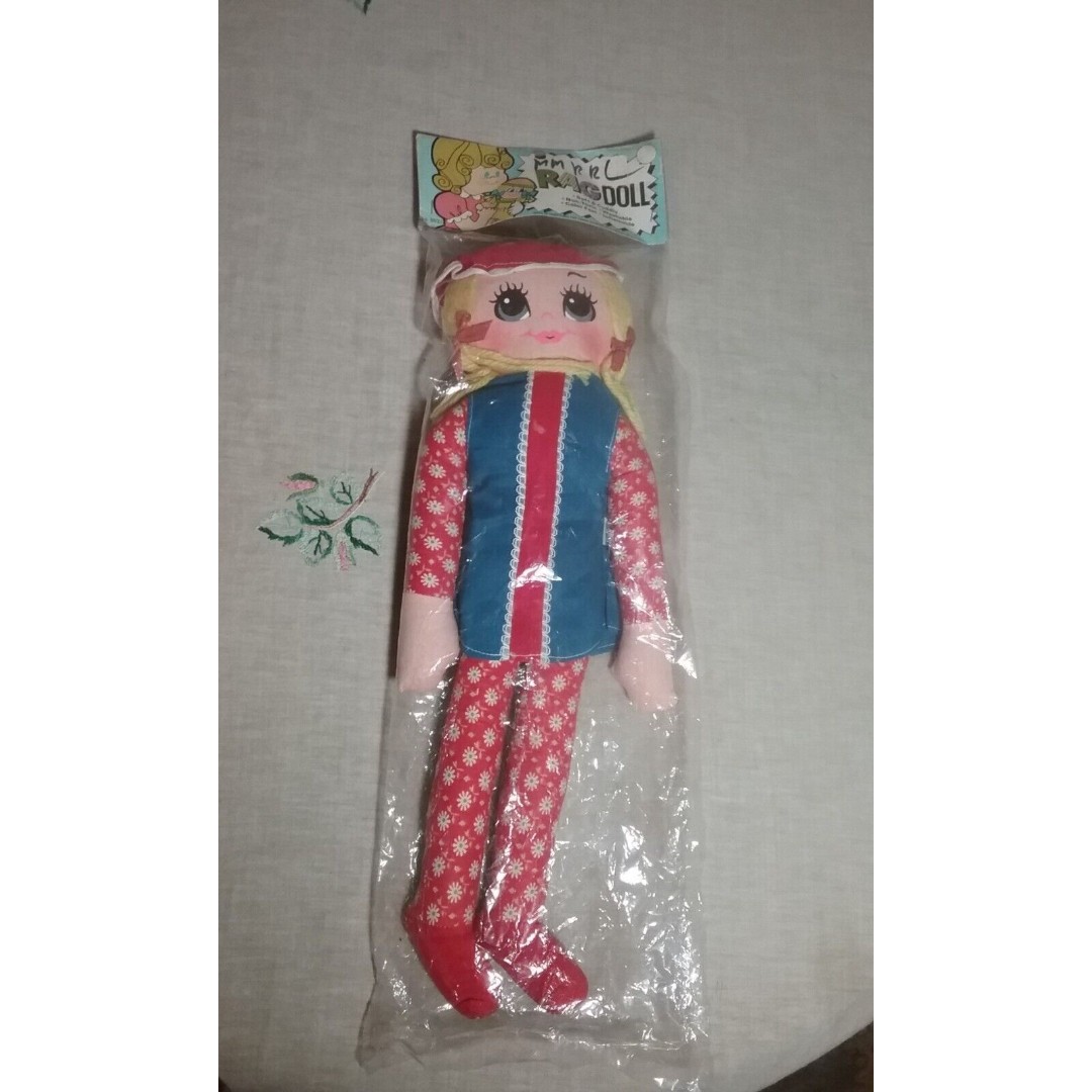 1960s Big Eyed Rag Doll Soft Fabric Yarn Hair 18 Made in Hong Kong NIP