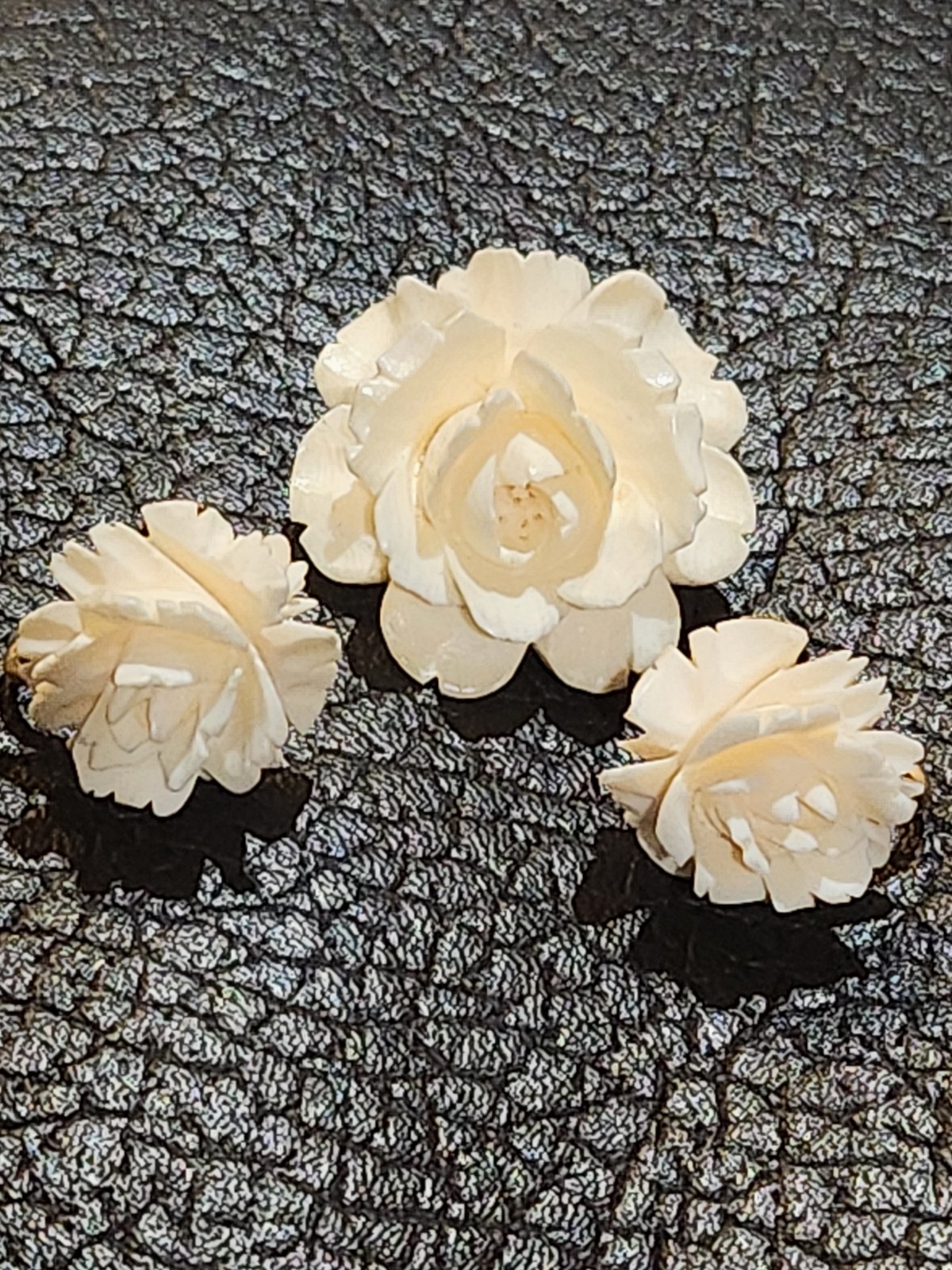 Vtg 1940-50s Winard 12K Gold Fill Carved Bone Rose Brooch & Screwback Earrings