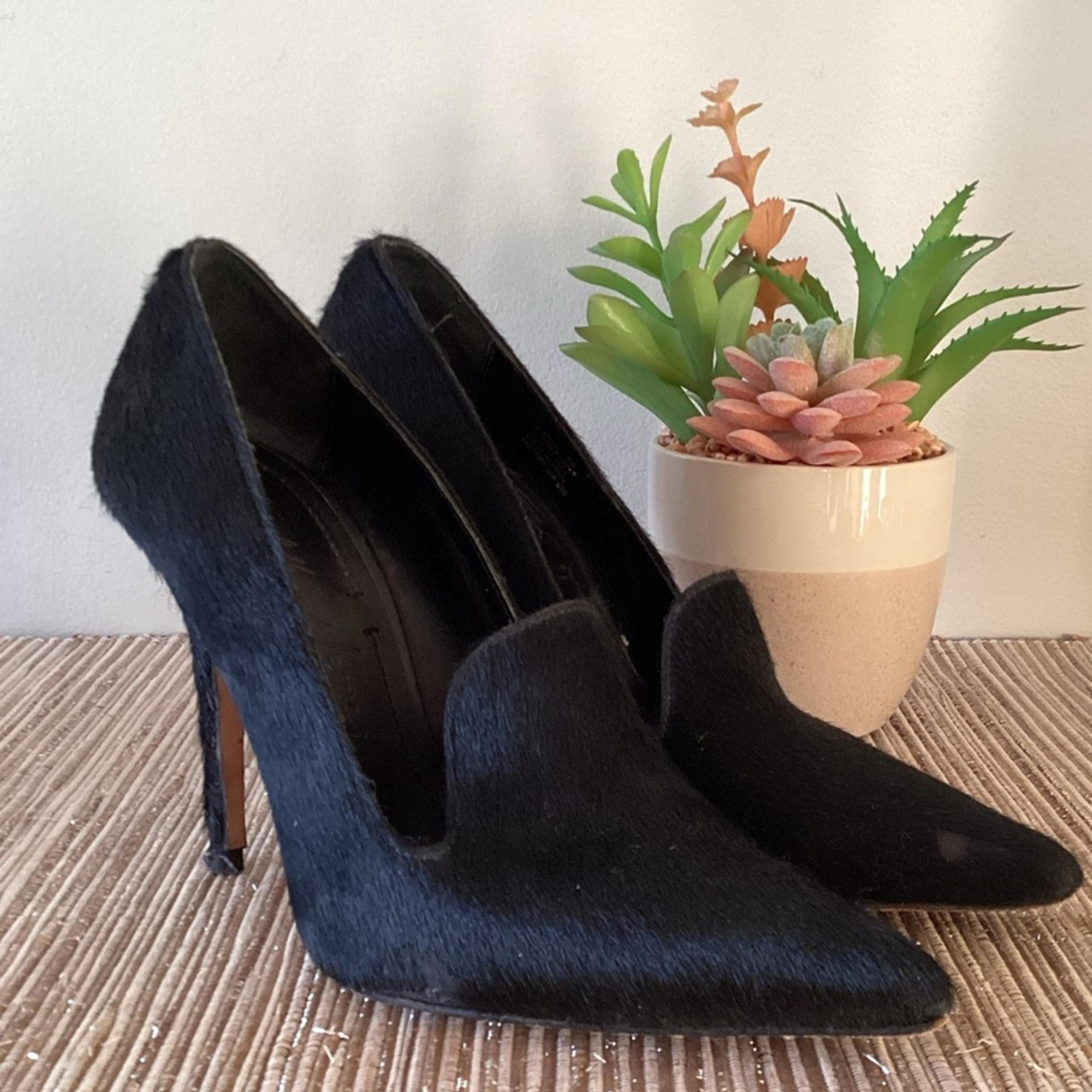 Elizabeth & James Black Pony Fur Pointy Toe High Heel Size 8