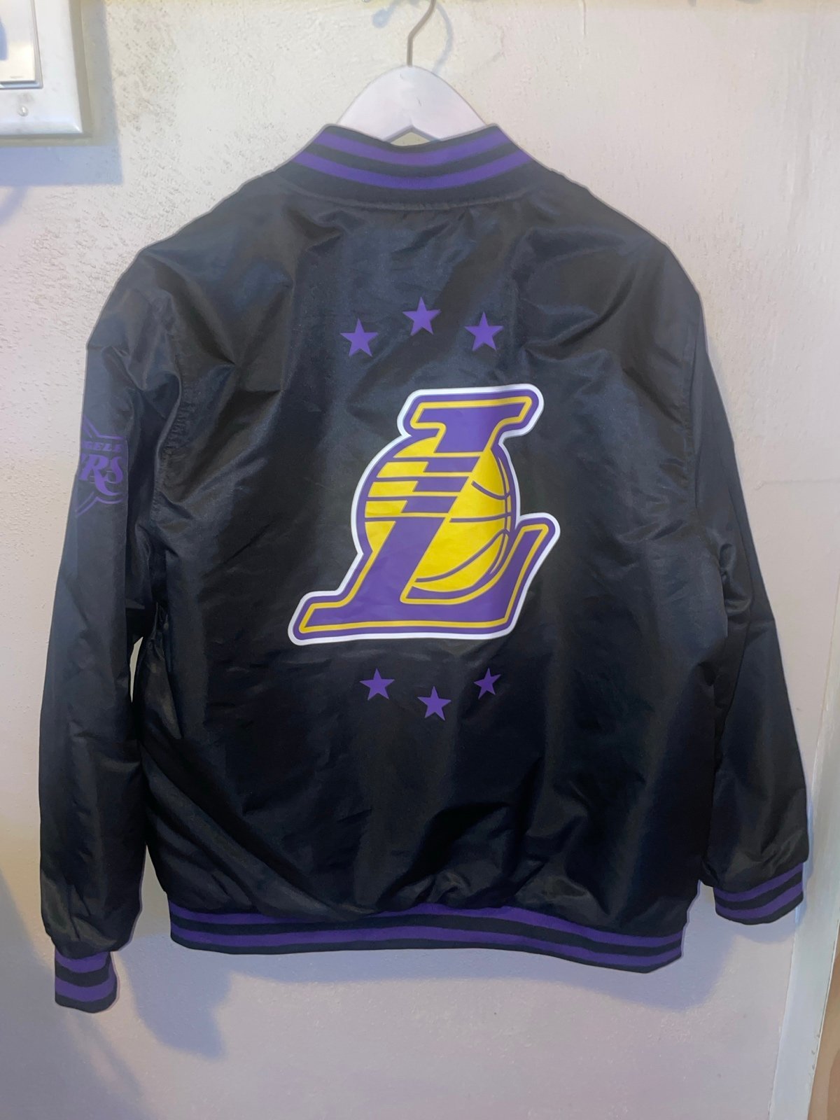 NBA Lakers jacket (NEVER BEEN WORNE)