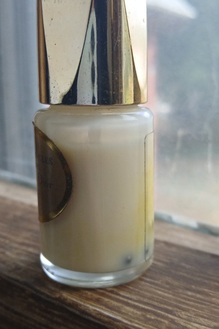 Vintage Christian Dior Vernis A Ongles 104 COQUILLAGE SHELL Nail Polish vintage - detail