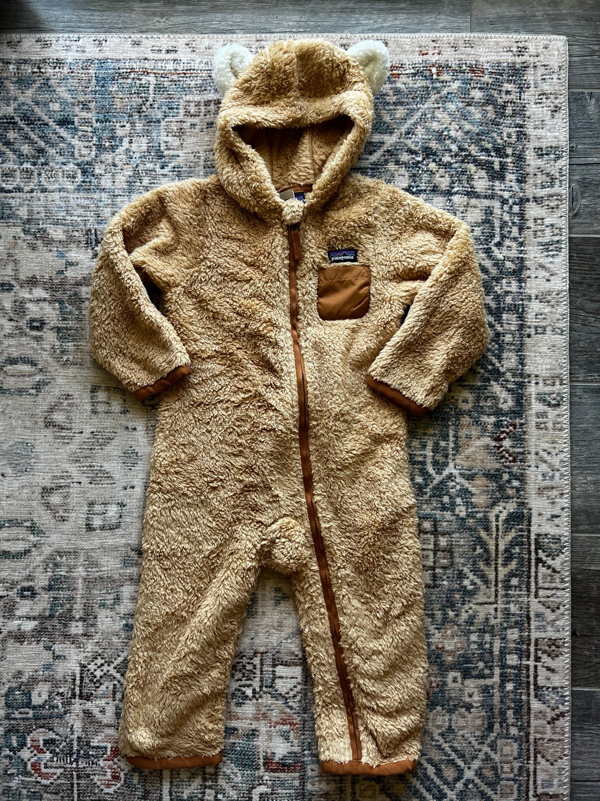 NWT Patagonia Furry Friends Bunting Suit in Dark Carmel Size 3T