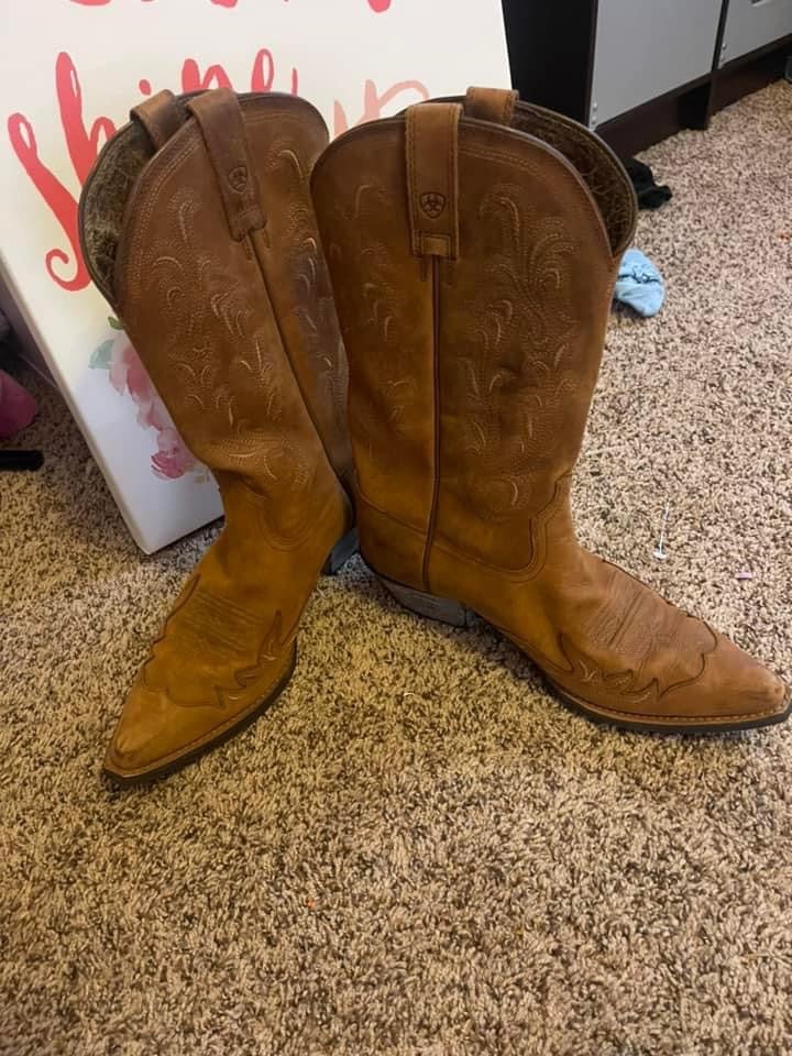 Women Ariat boots