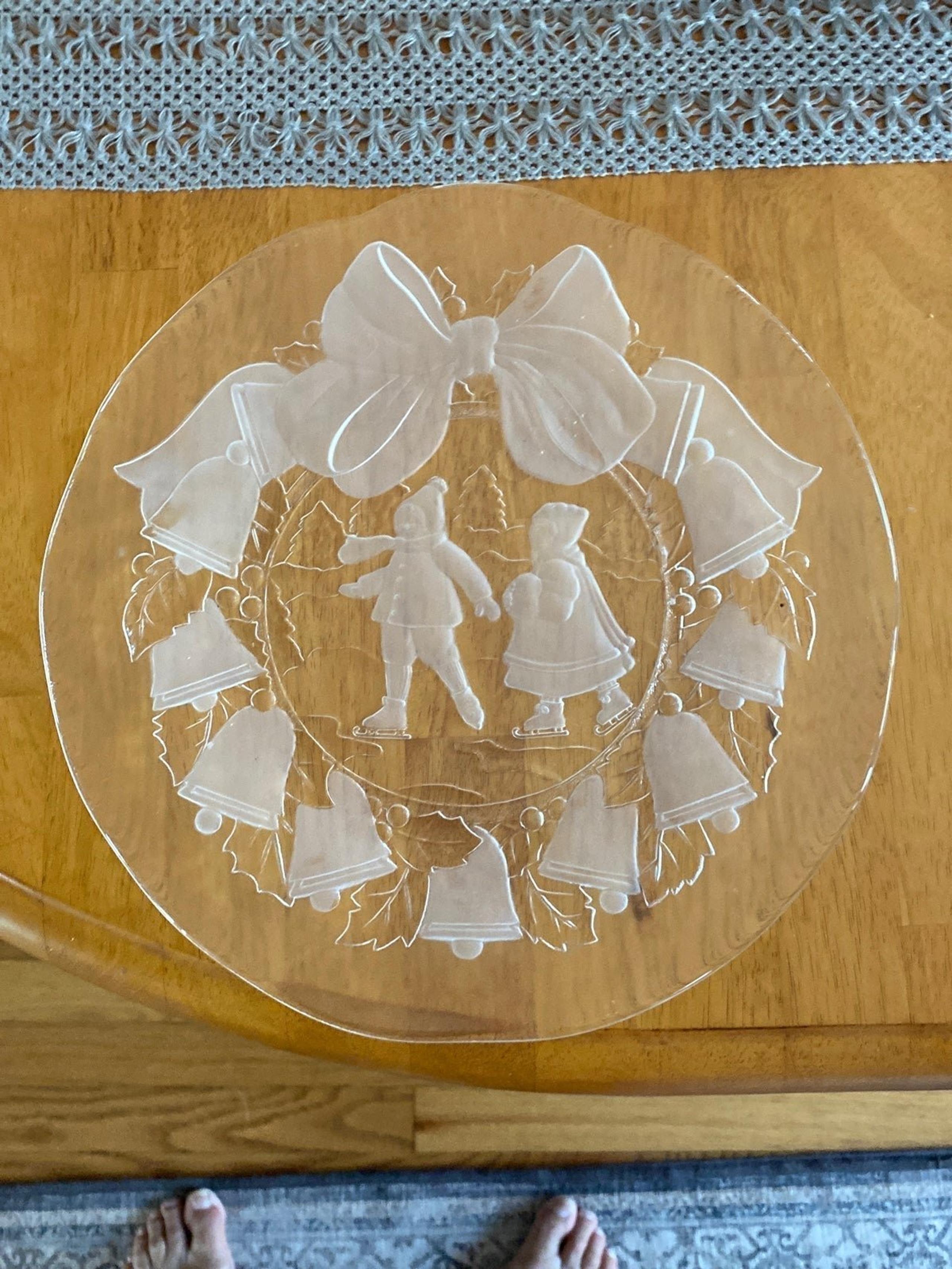Holiday etched glass platter