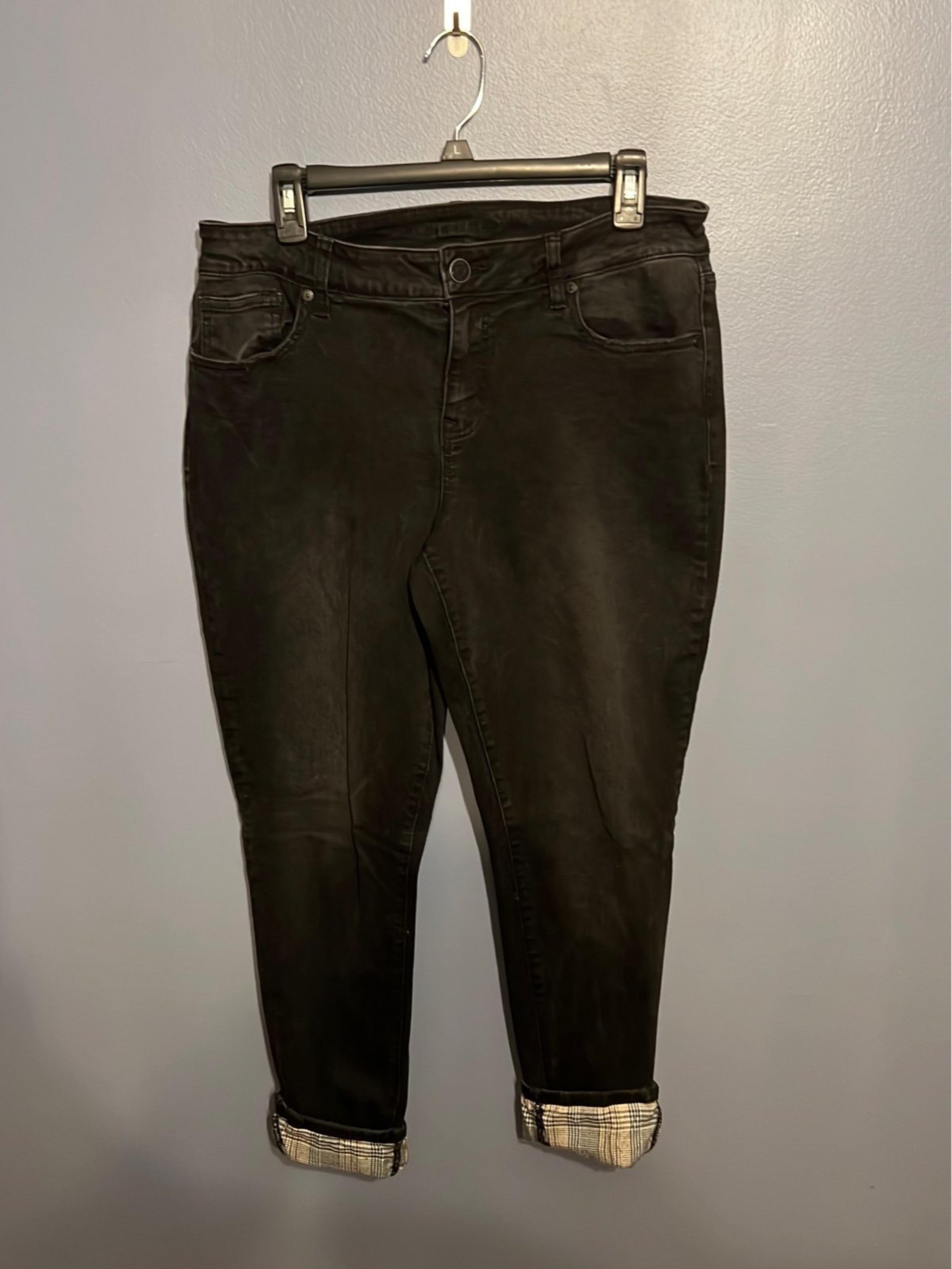 Maurice’s Women’s Black Jeggings With Flannel Accent Size Large-R Super Stretchy
