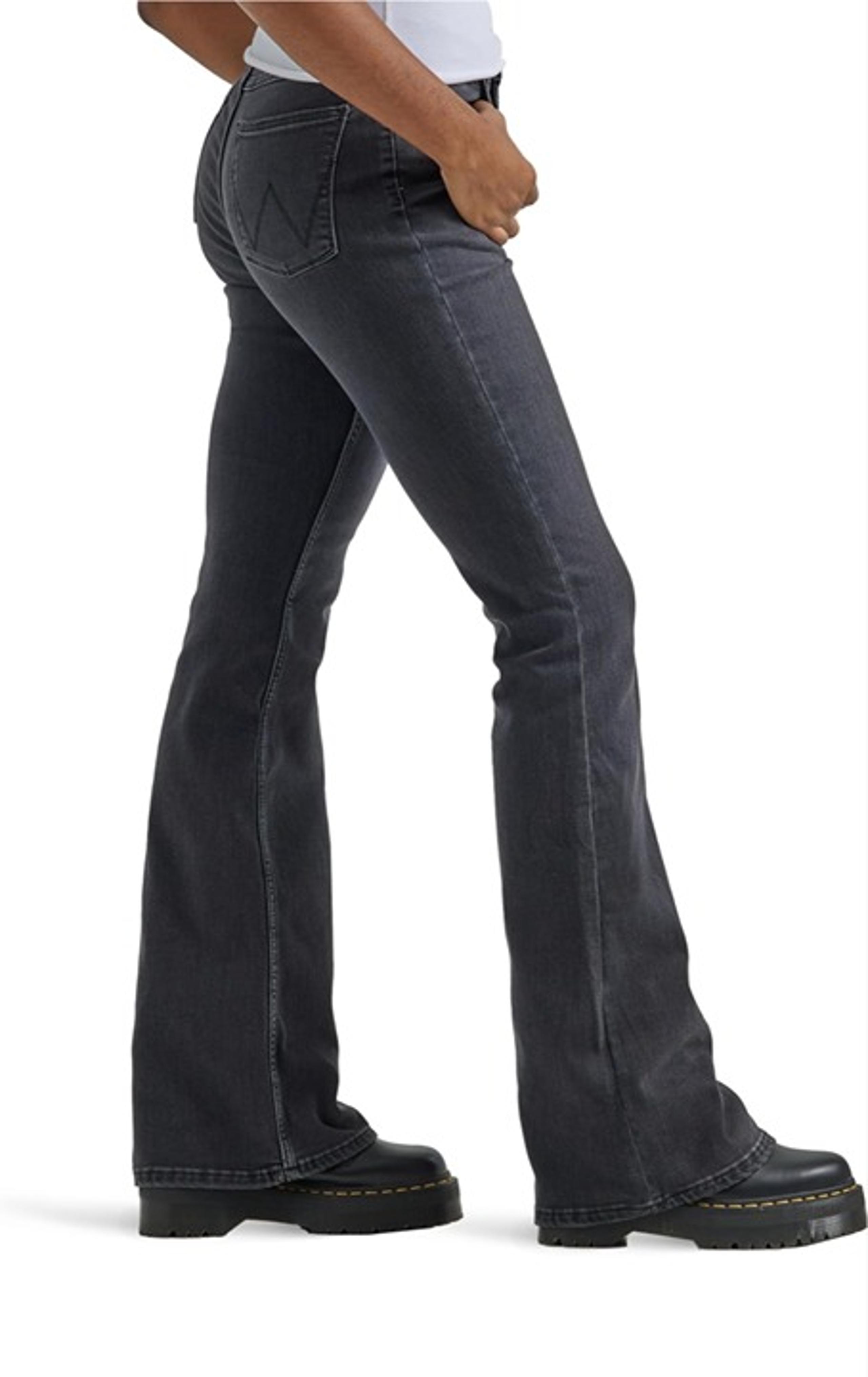 Wrangler - Women's High Waisted Fierce Flare Jean