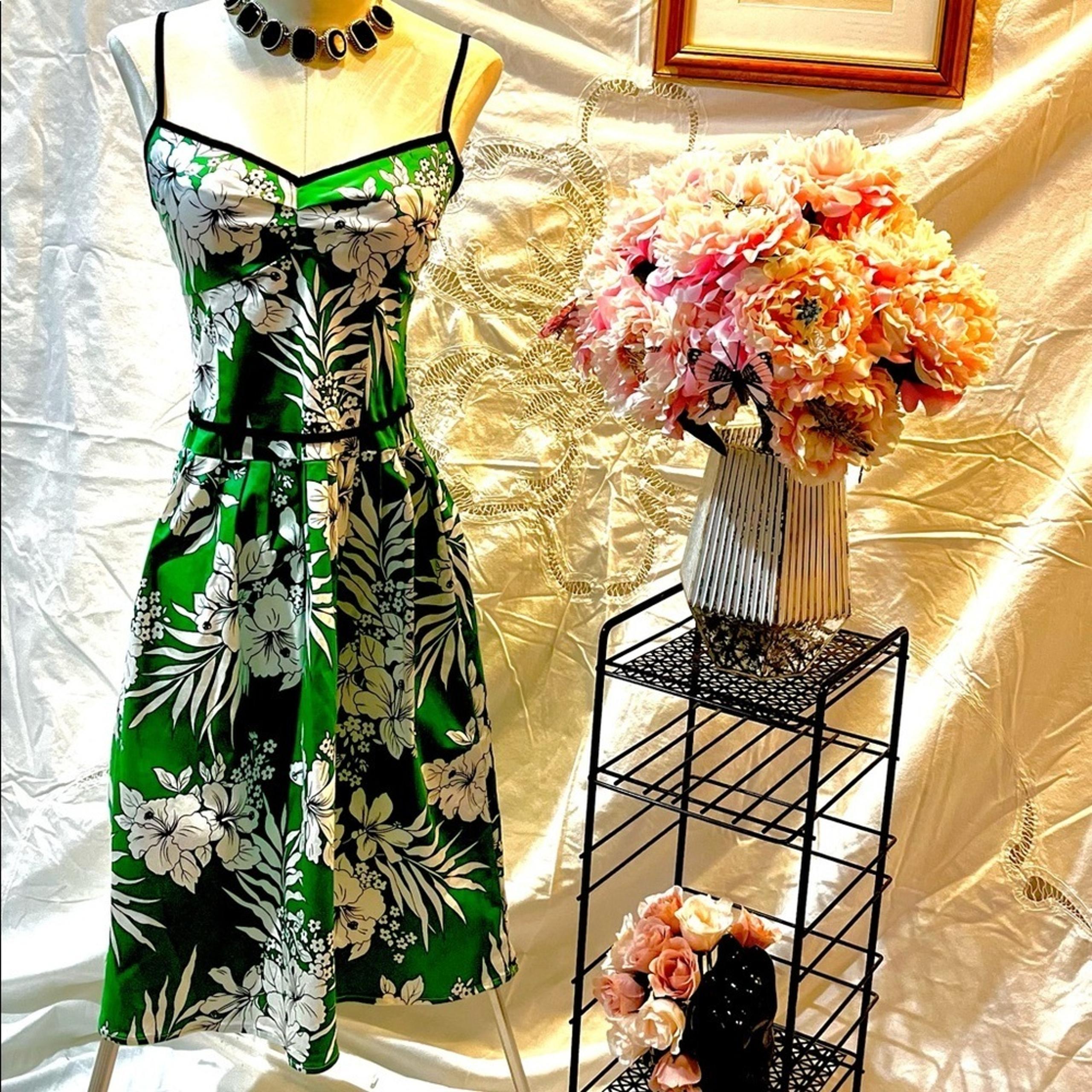 SPAGHETTI STRAP FLORAL PRINT DRESS