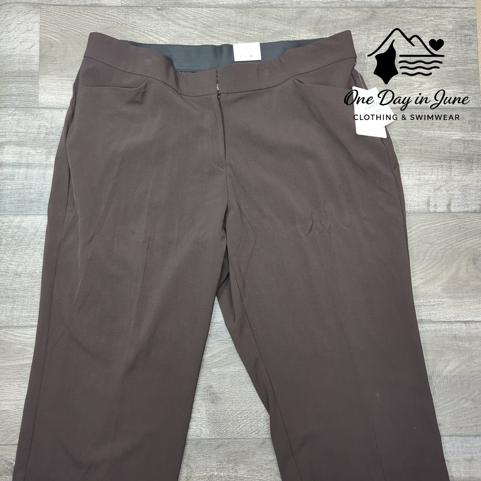 Croft & Barrow Curvy Straight Mid Rise Crop Pants Size 22WS