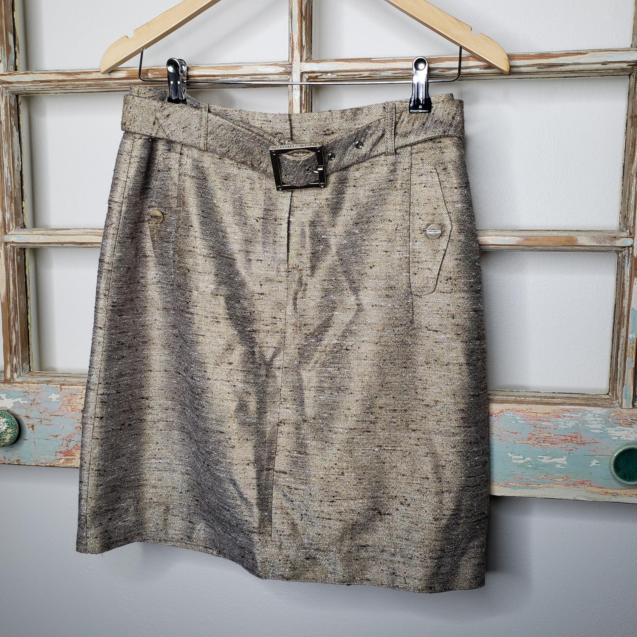 Tory Burch lined Raw Silk neutral mini skirt in ladies size 4