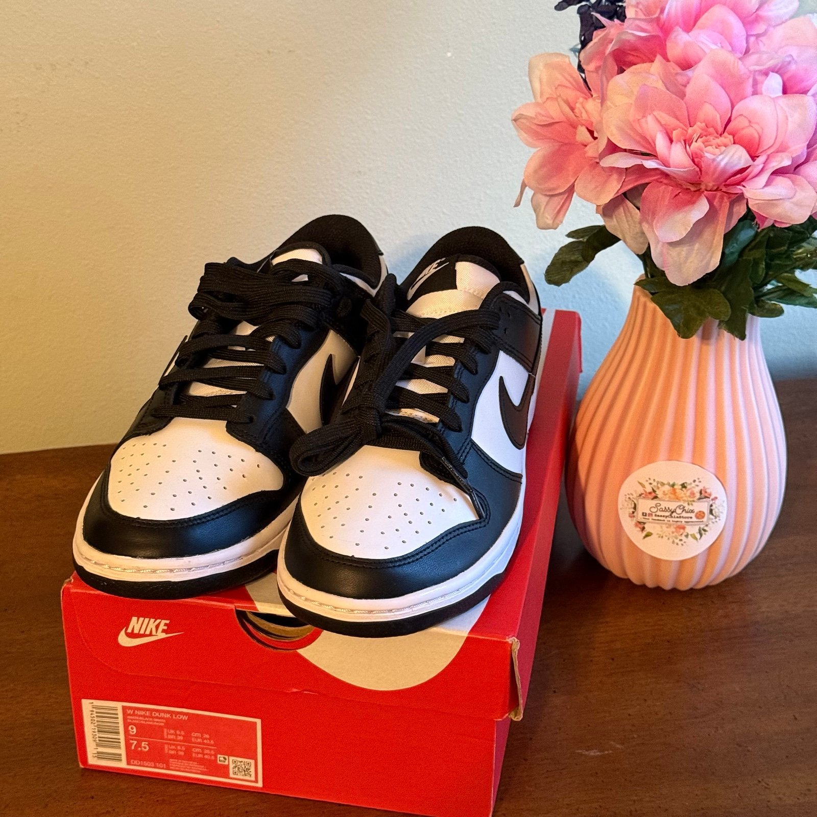 Nike Dunk Low size 9W/7.5M