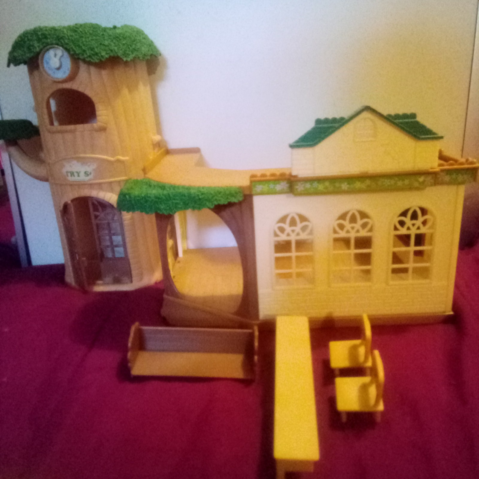 Calico Critters Country School and Tree House for Parts