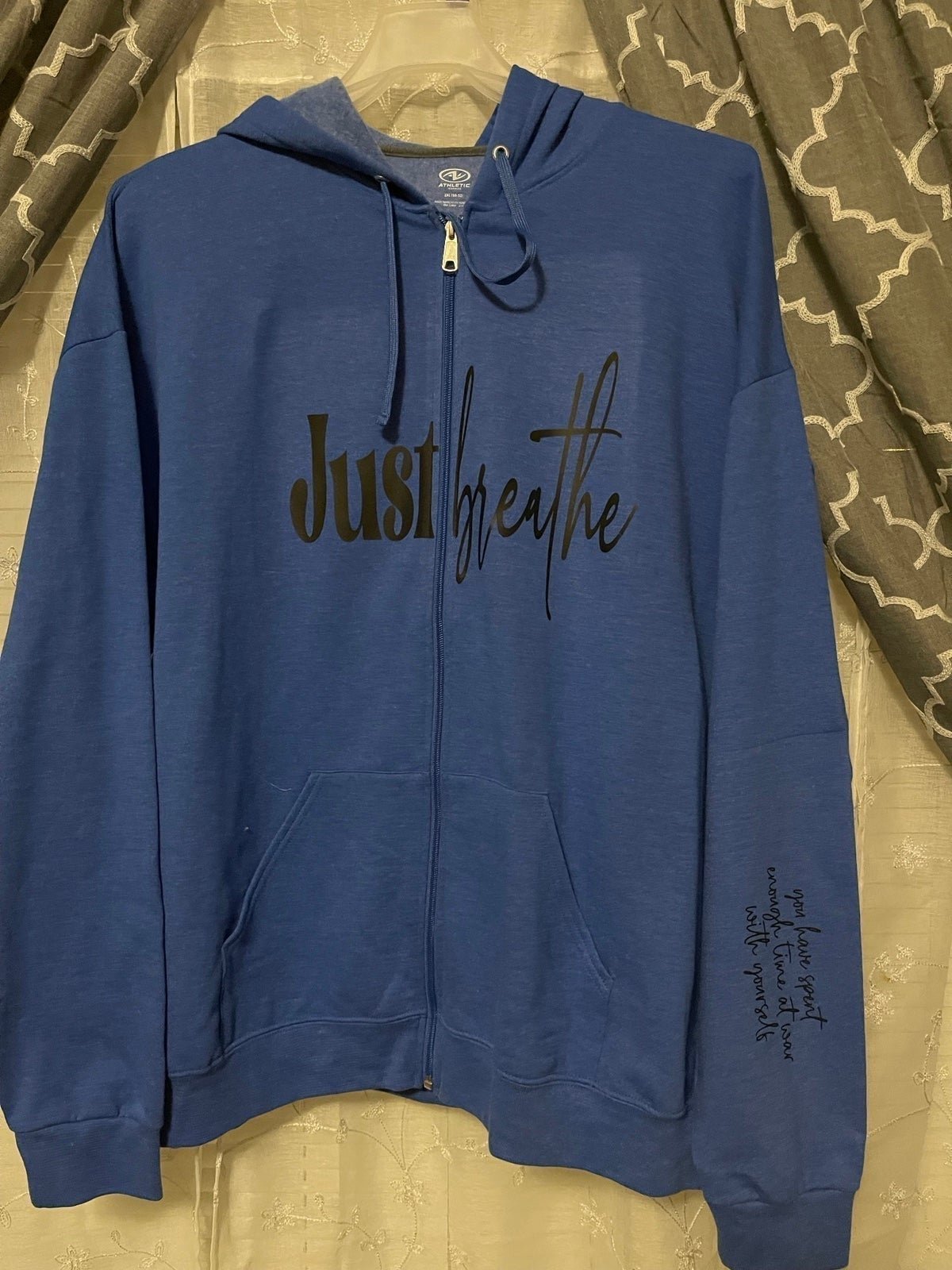 Jacket zip up hood