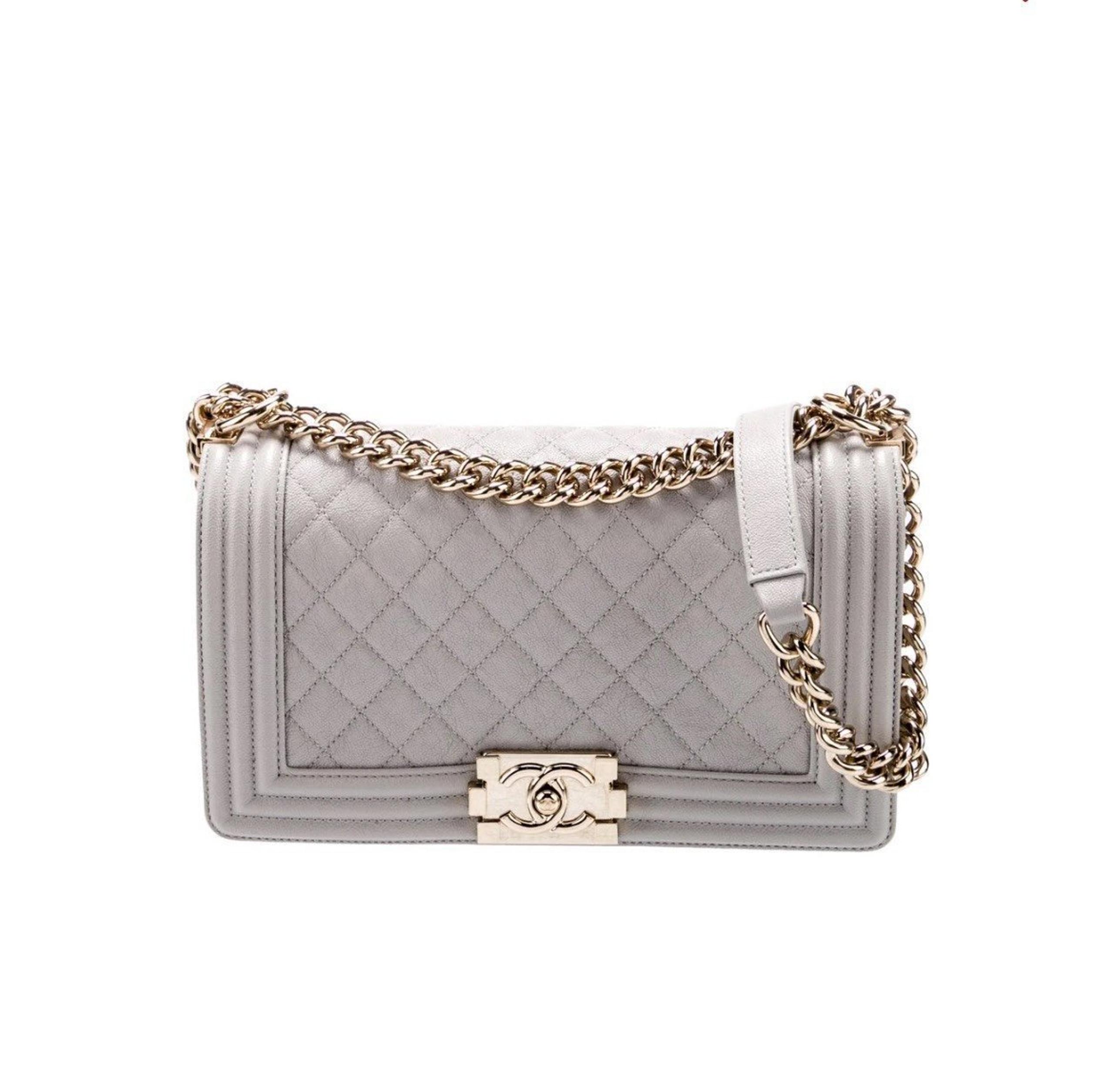 Chanel boy bag medium