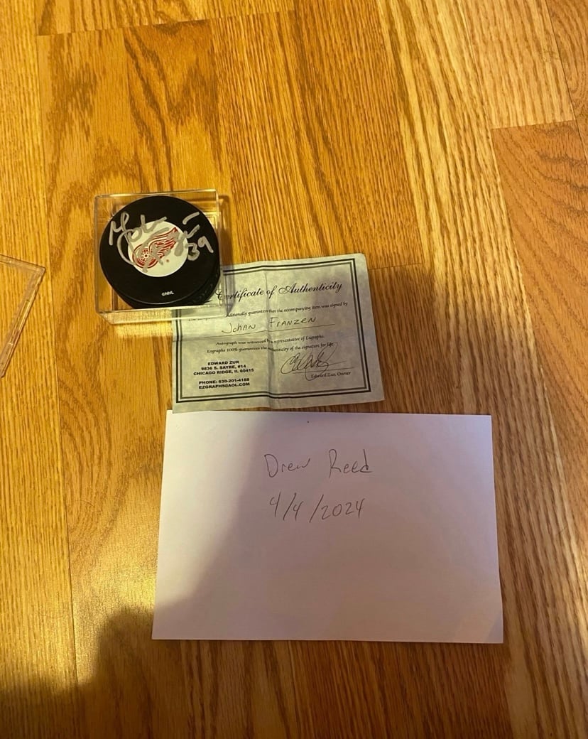 Johan Franzen autographed puck