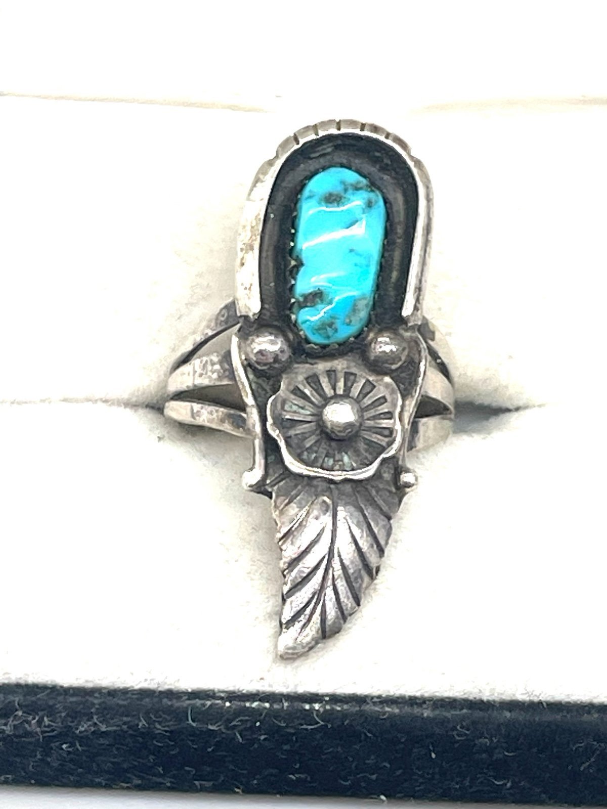 Sterling Southwestern Turquoise Ring Sz 7.75 R317