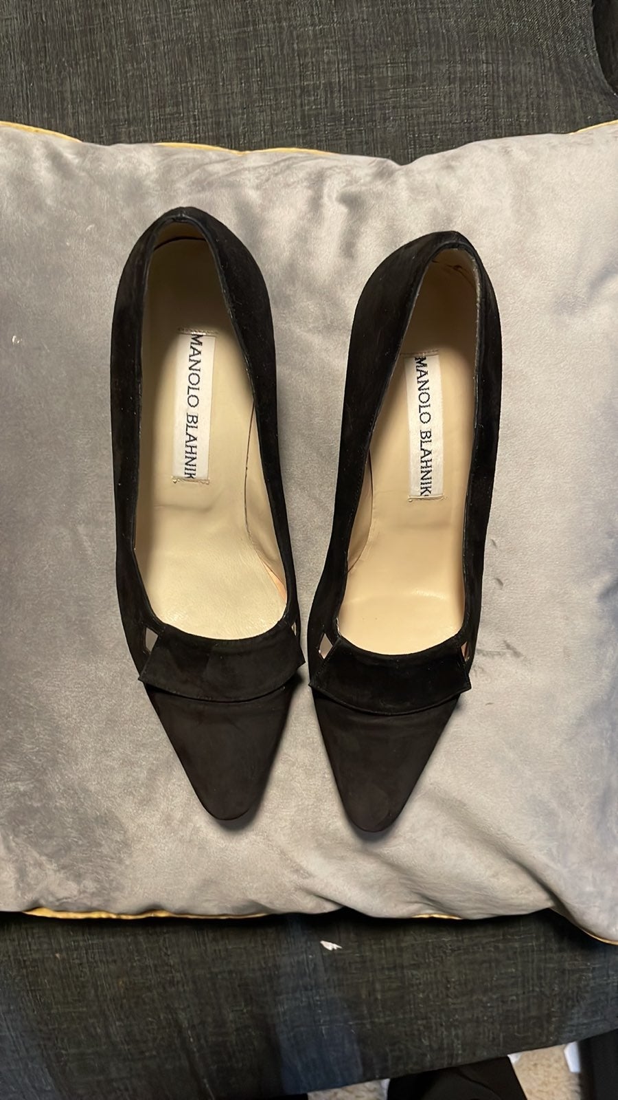 manolo blahnik low heel shoes