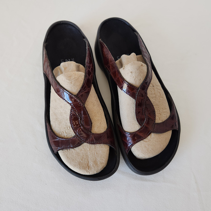 Birkenstock Tatami Leather Croc-Embossed Slide Sandal Open Toe Brown Women EU39
