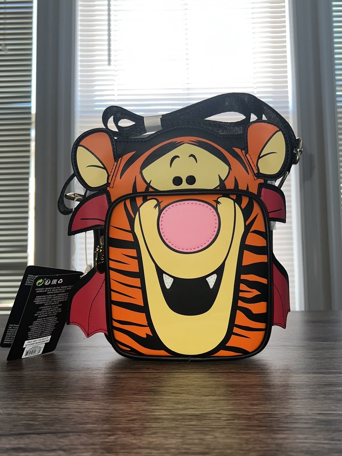 Loungefly tigger Halloween passport bag