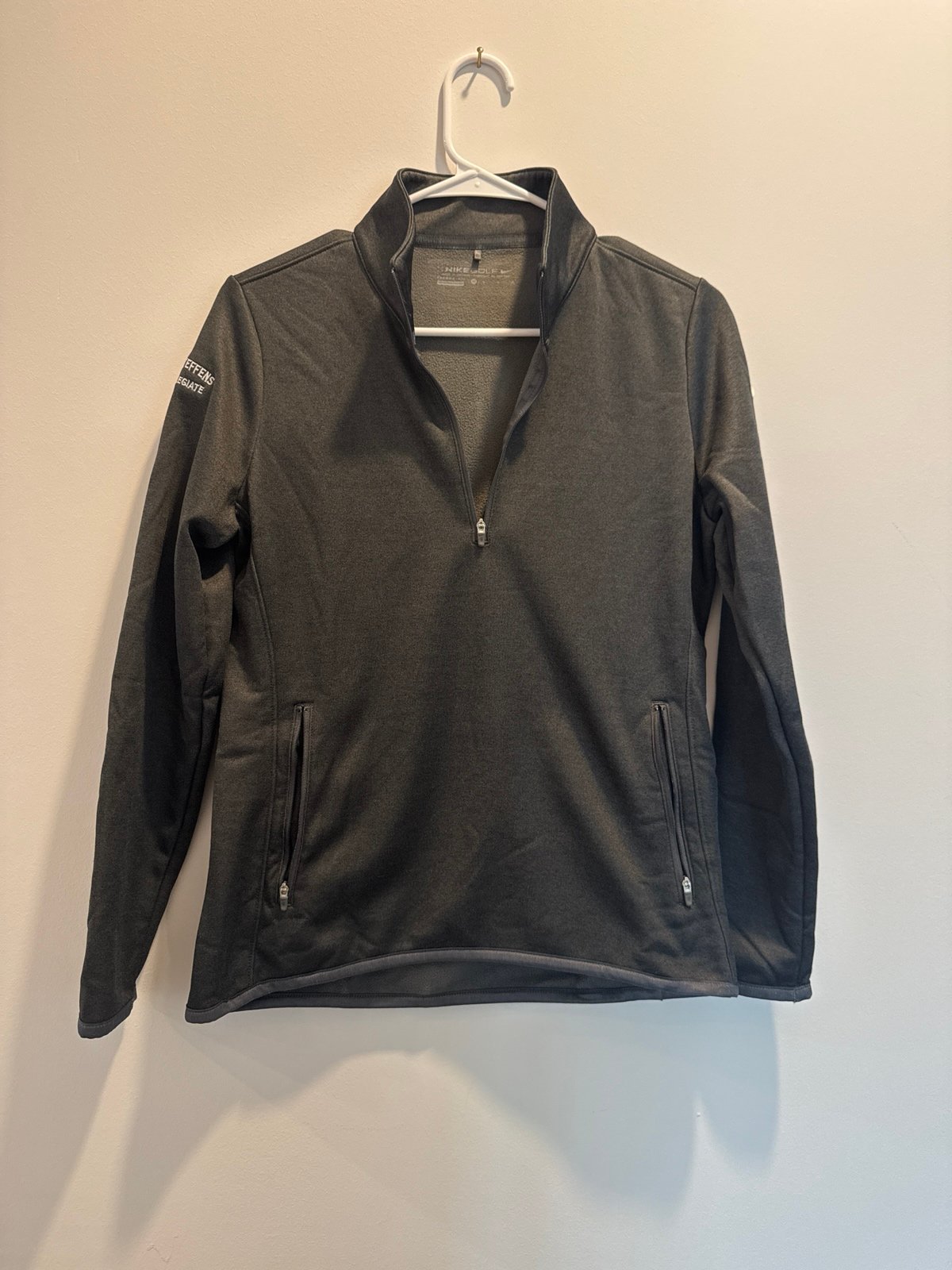 Free shipping! Nike Golf Women's M Grey Therma-fit Pullover, 1/2 Zip. like new!