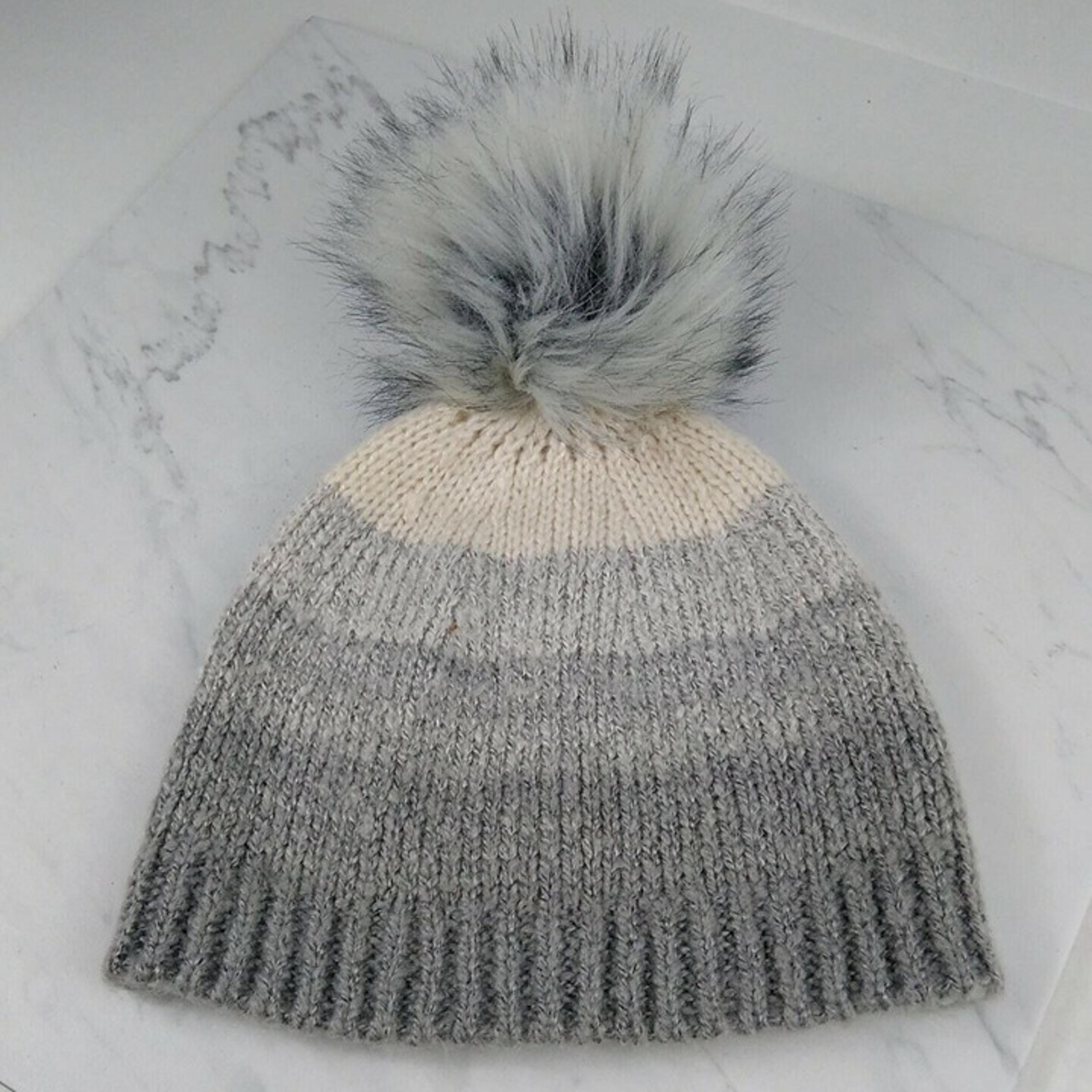 Gray Hombre Women's Knit Hat Pom Pom Beanie Universal Thread Never Worn
