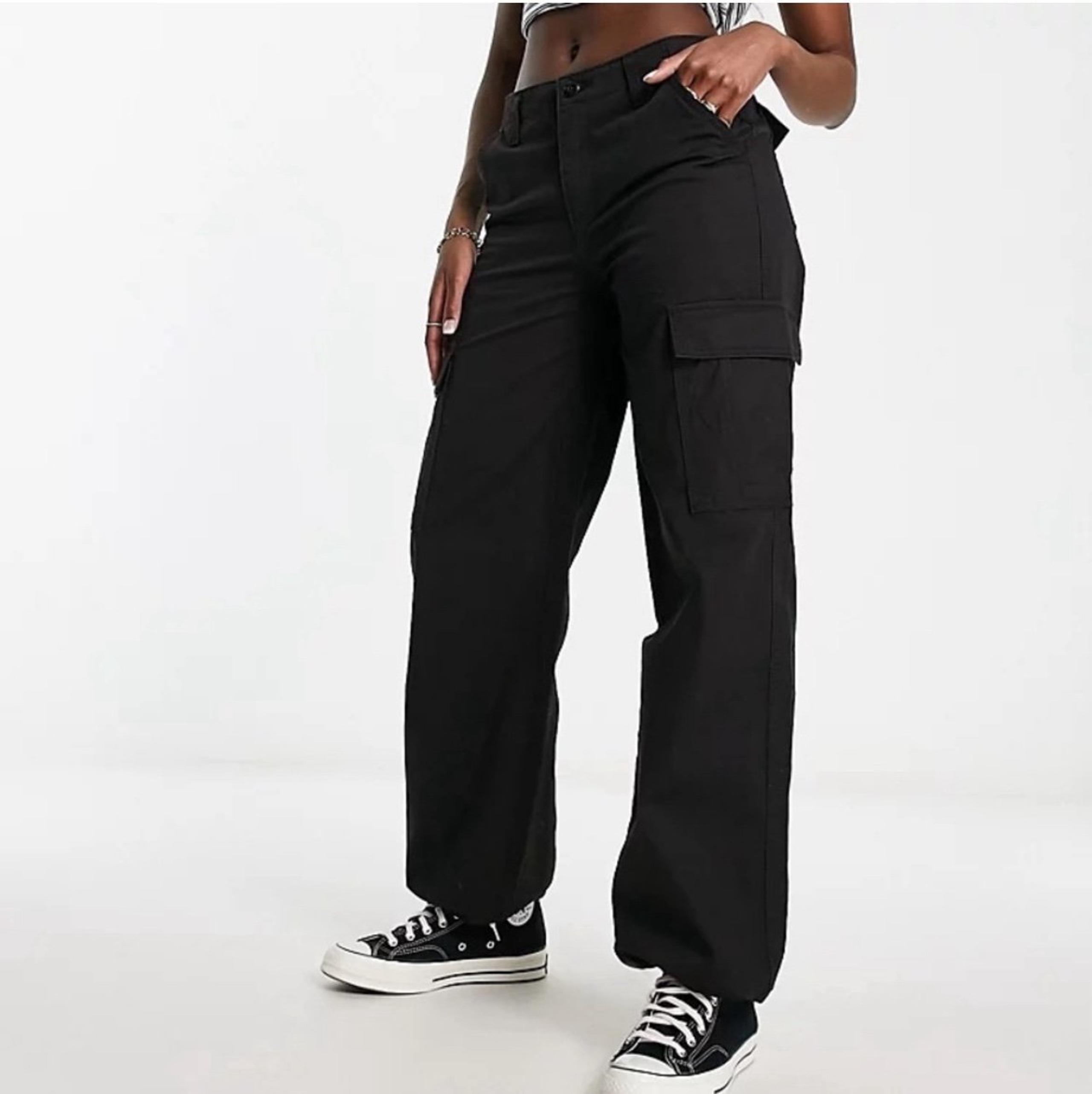 cargo pants women Levi’s size 25
