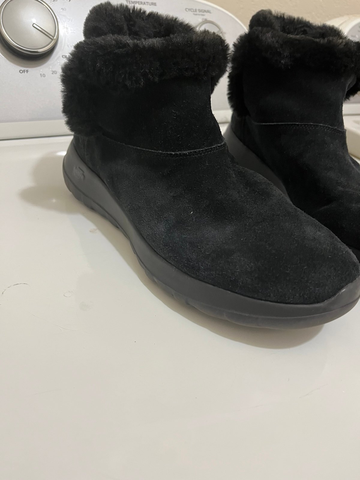 Skechers On The Go Stellar Waterproof Womens Casual Boots in Black - 9.5 US