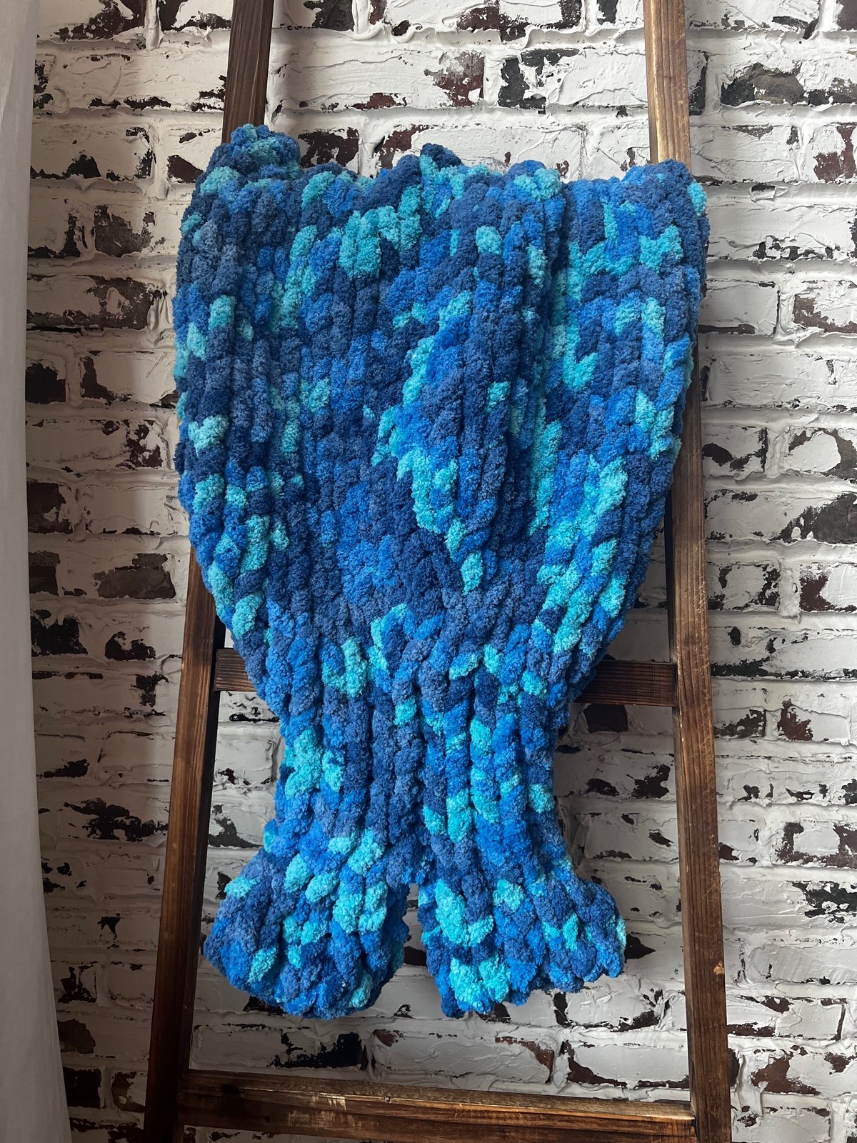 Chunky Knit Mermaid Tail Blanket