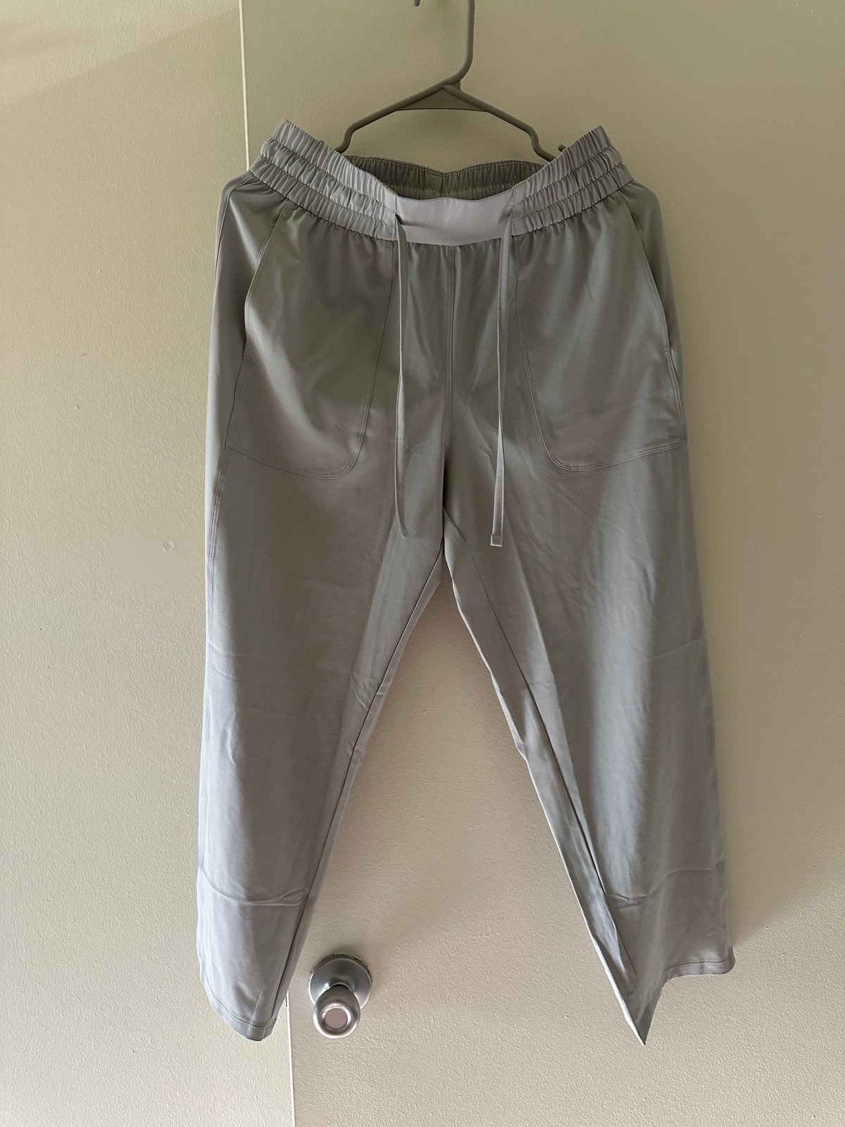 Pull-On Mid-Rise Tapered-Leg Cropped Pant 23 8