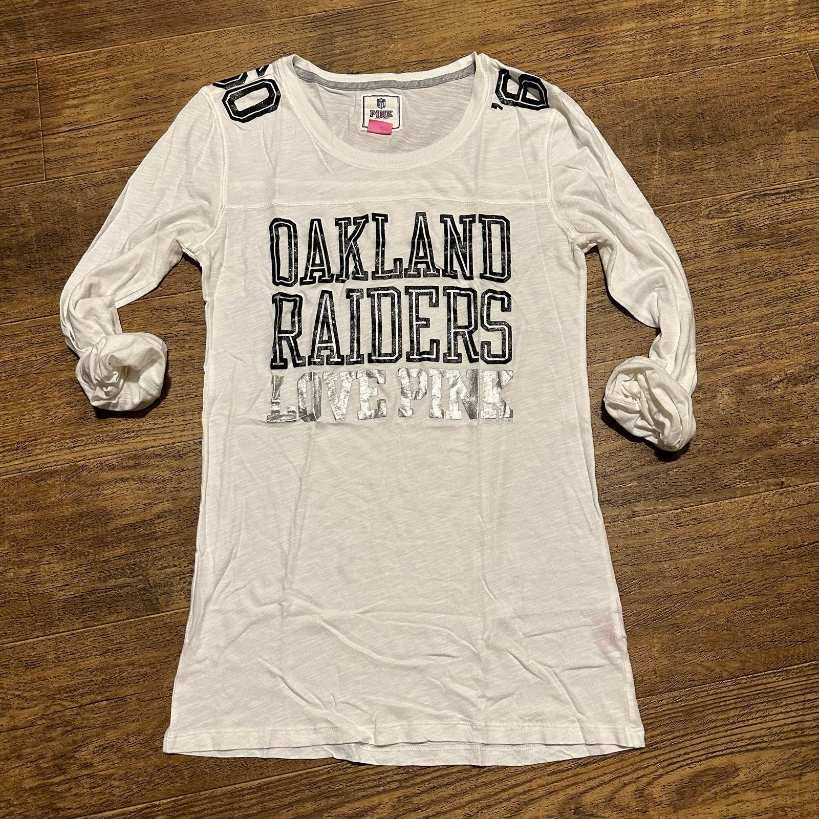 VICTORIA’S SECRET PINK NFL RAIDERS FITTED TEE