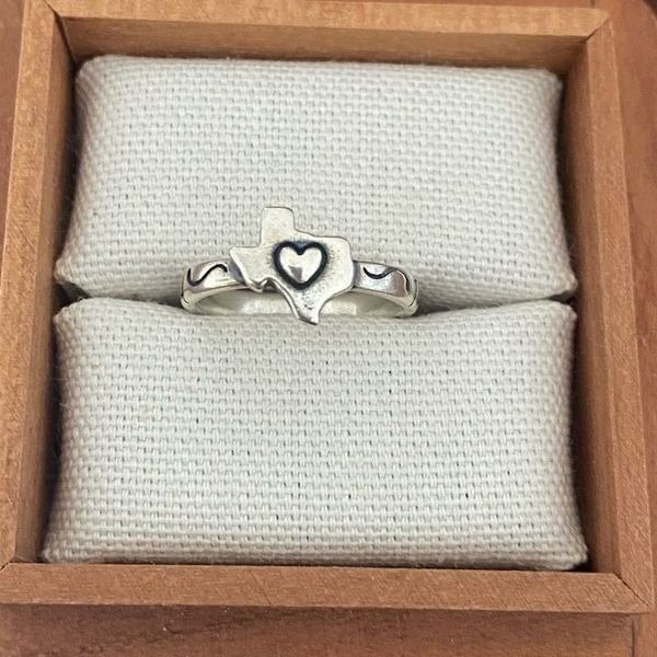 James Avery Retired Texas, Together We Stand Strong” Ring Size 6.5
