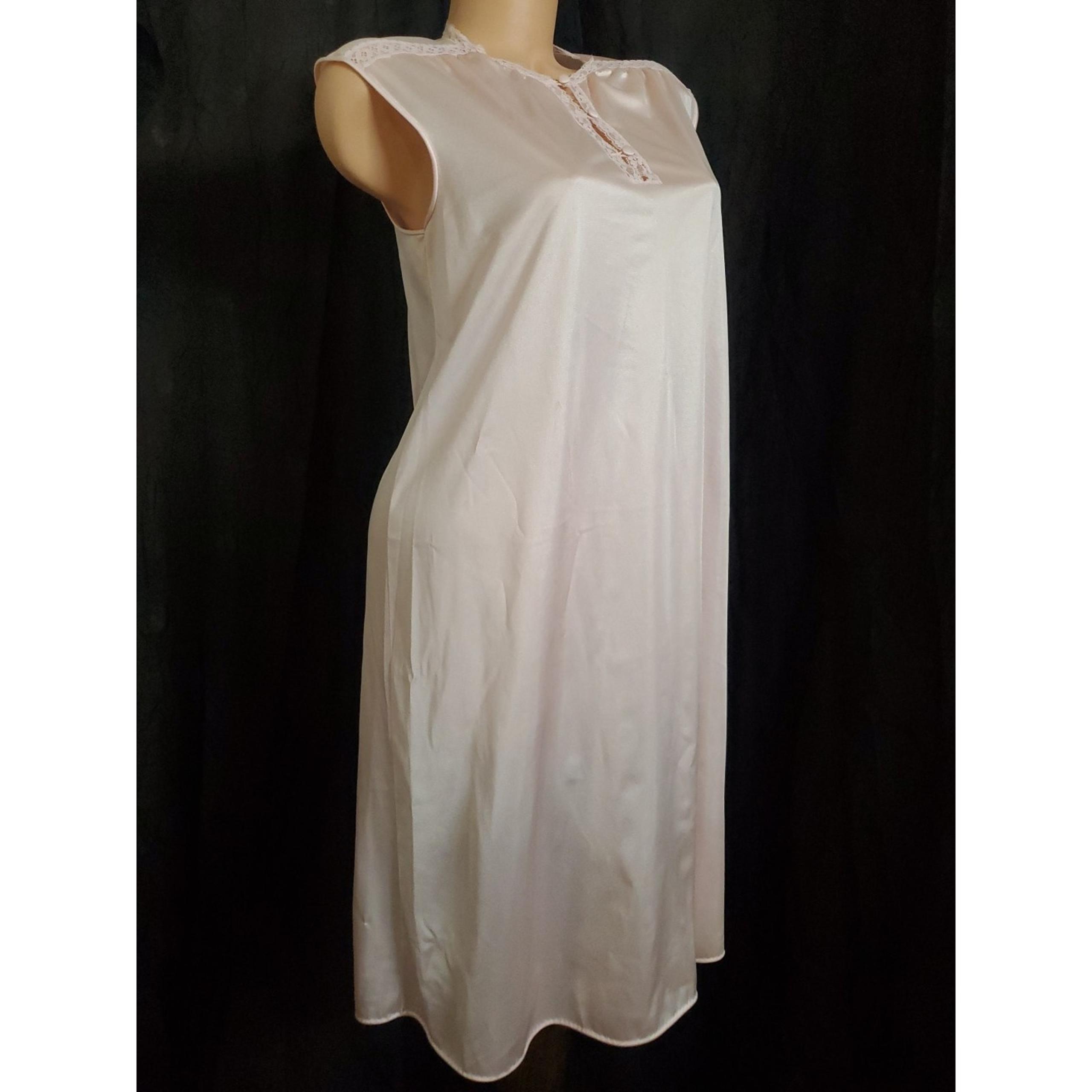 VANITY FAIR nightgown SILKY SOFT PINK NYLON satin lingerie WOMEN'S SMALL