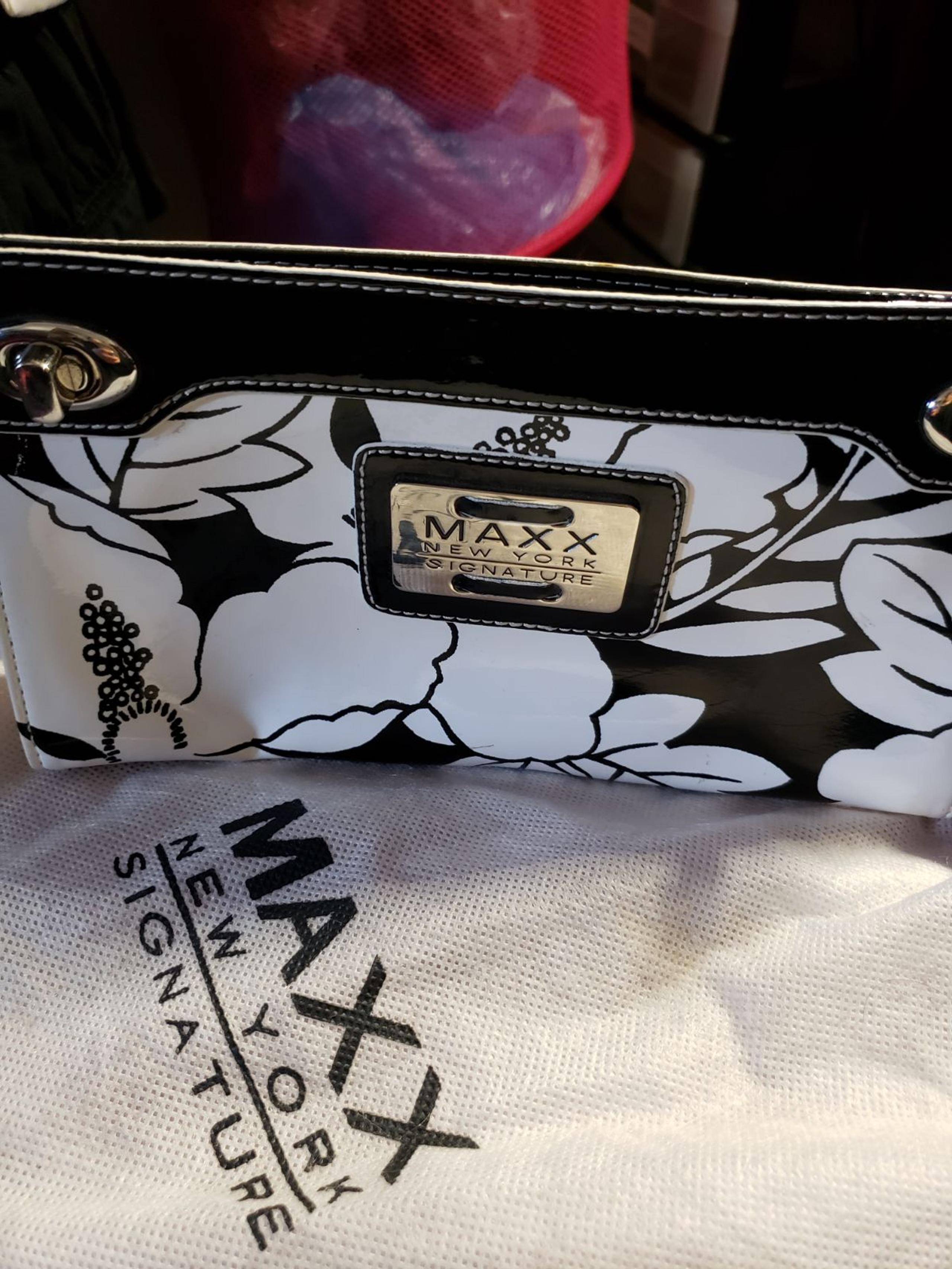Maxx New York Clutch