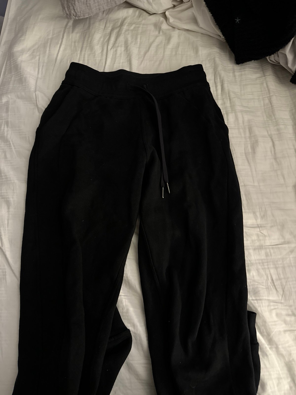 Black lululemon scuba sweatpants size 4