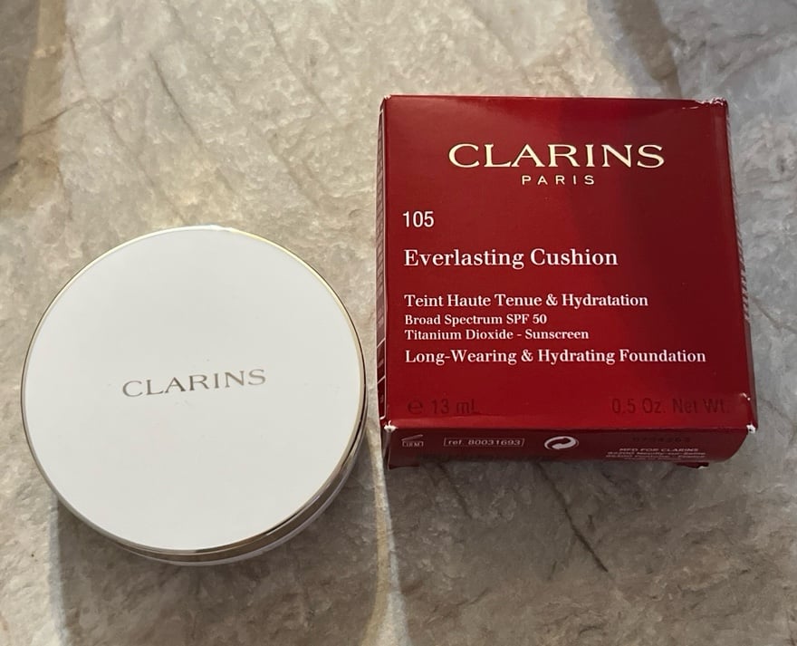 Clarins Eveasting Cushion Foundation