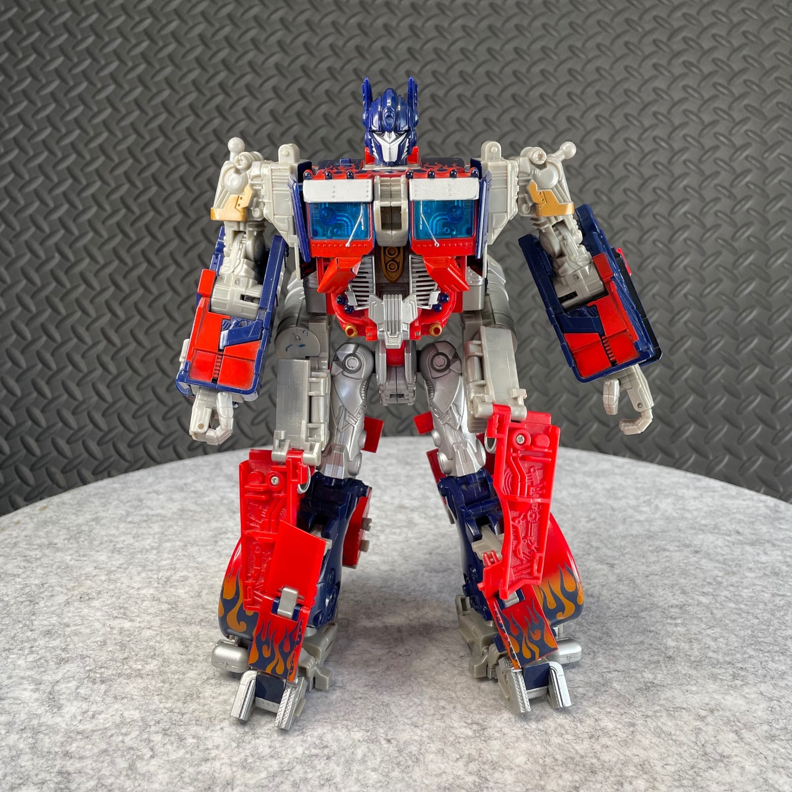 Transformers 2007 Optimus Prime Leader Class Hasbro Truck Figure Movie